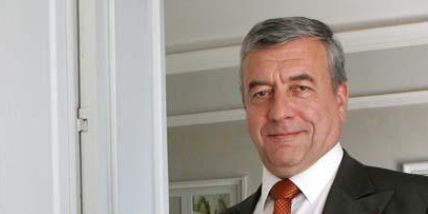 De la souveraineté limitée à la société de confiance