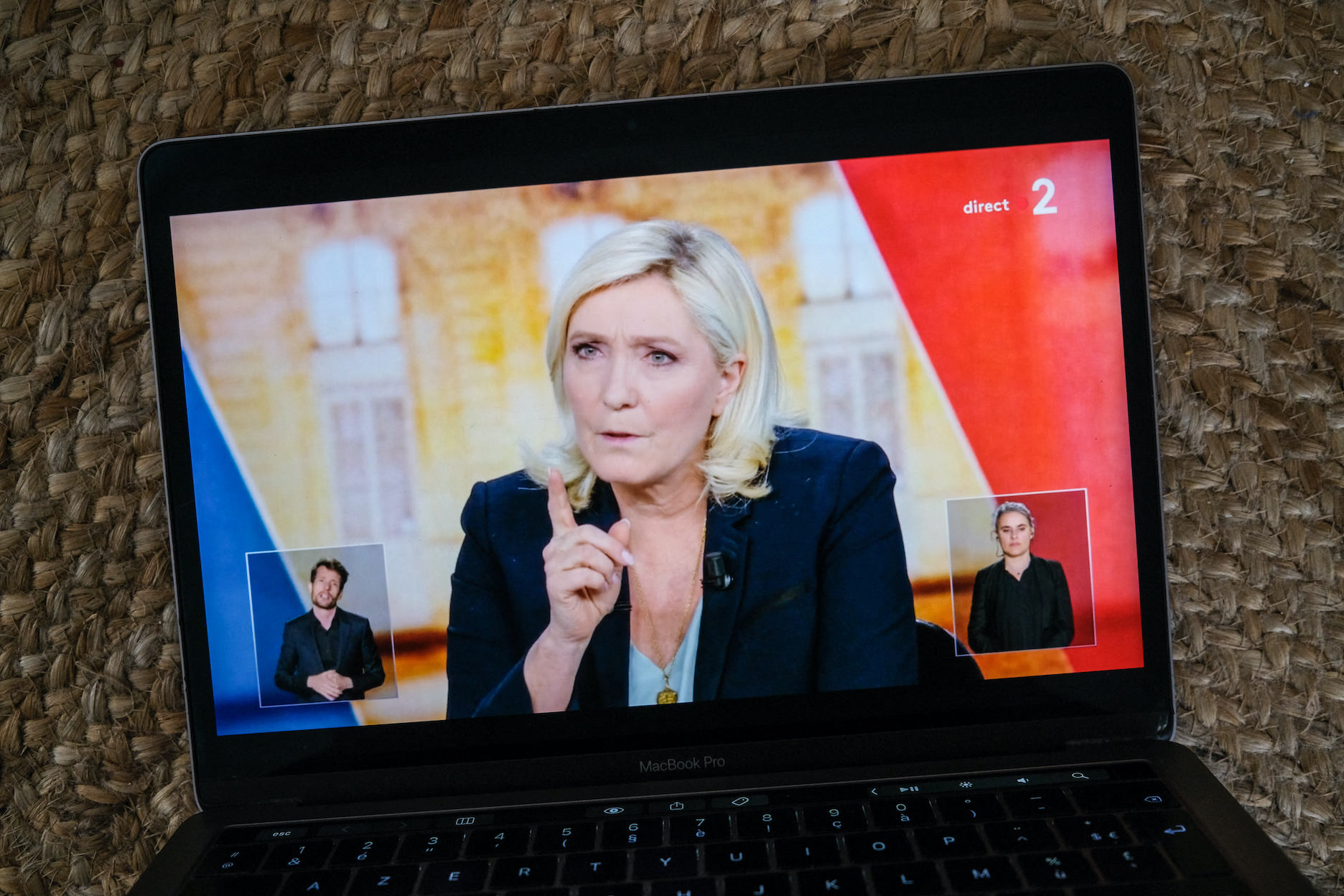 Marine Le Pen : la campagne de tous les paradoxes