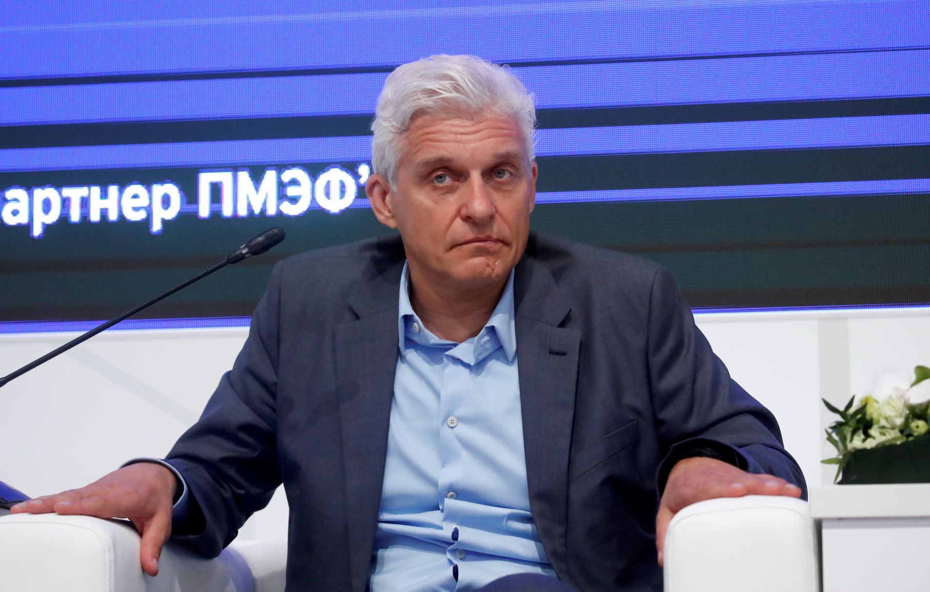 Le fondateur de Tinkoff Bank, critique du régime russe, vend sa participation à l'oligarque Potanine