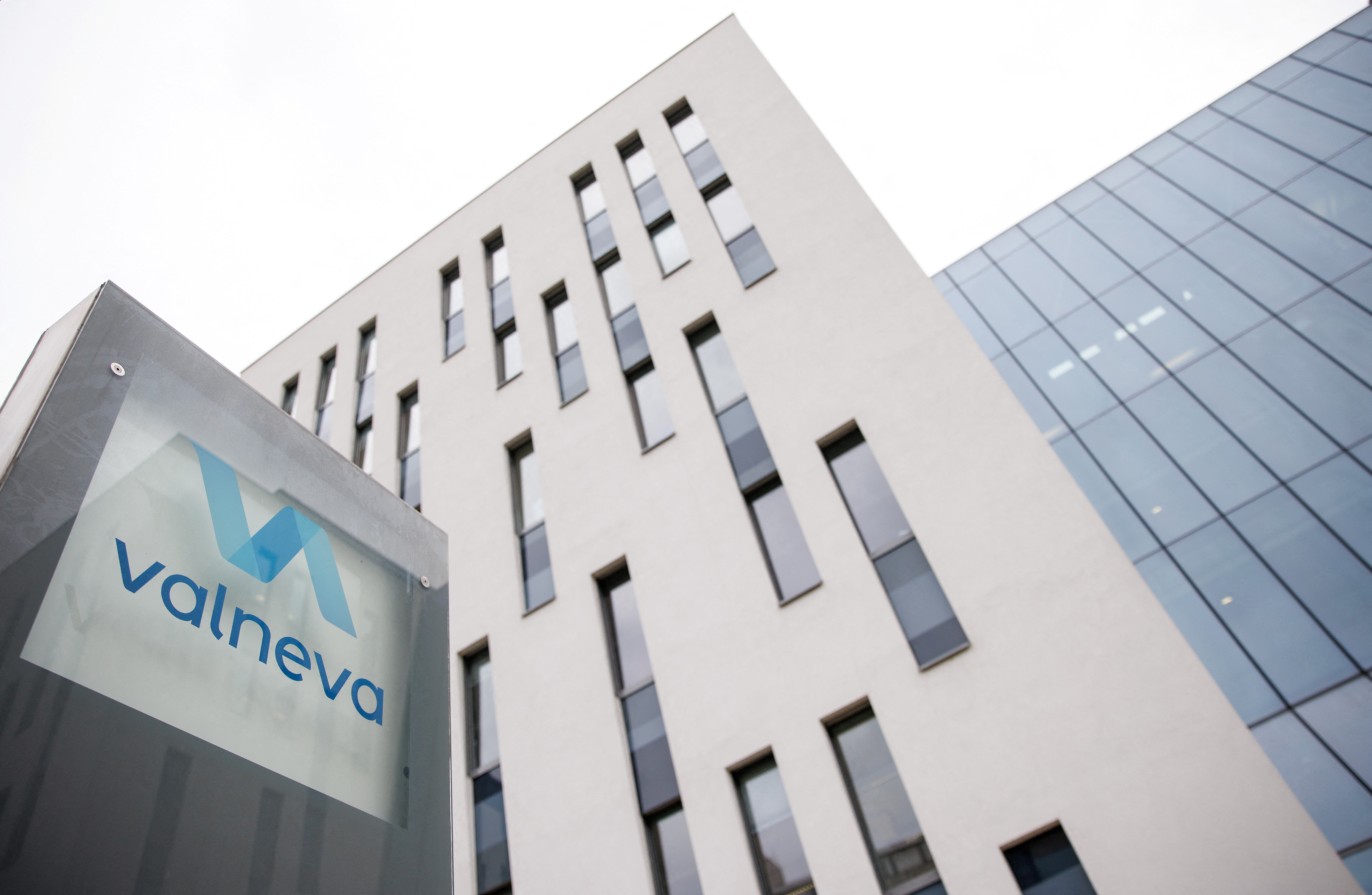 Vaccin contre le Covid : Valneva s'effondre en Bourse, Bruxelles envisage de résilier son contrat