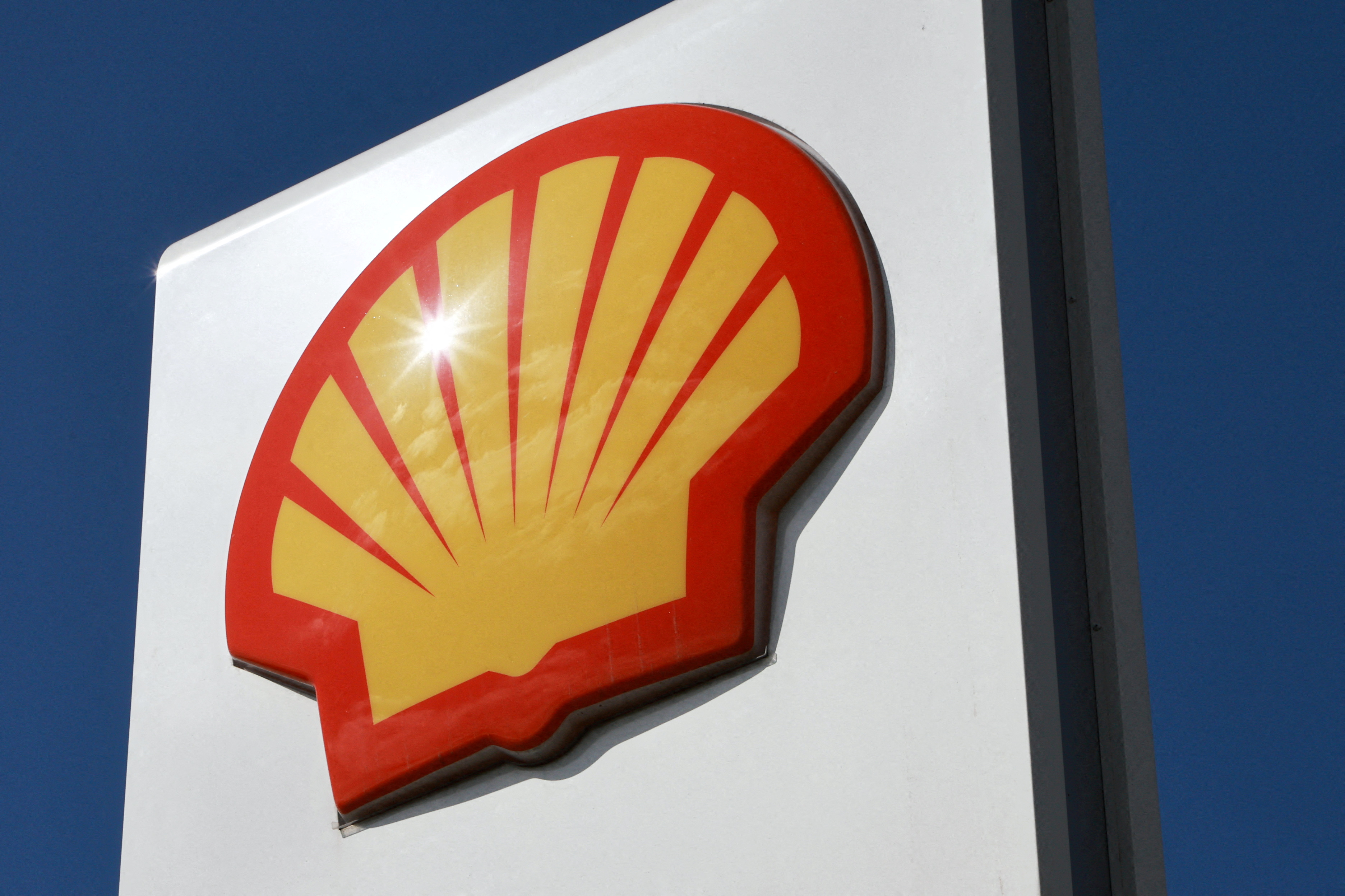 Shell poursuit sur sa lancée et affiche des bénéfices en hausse au premier trimestre