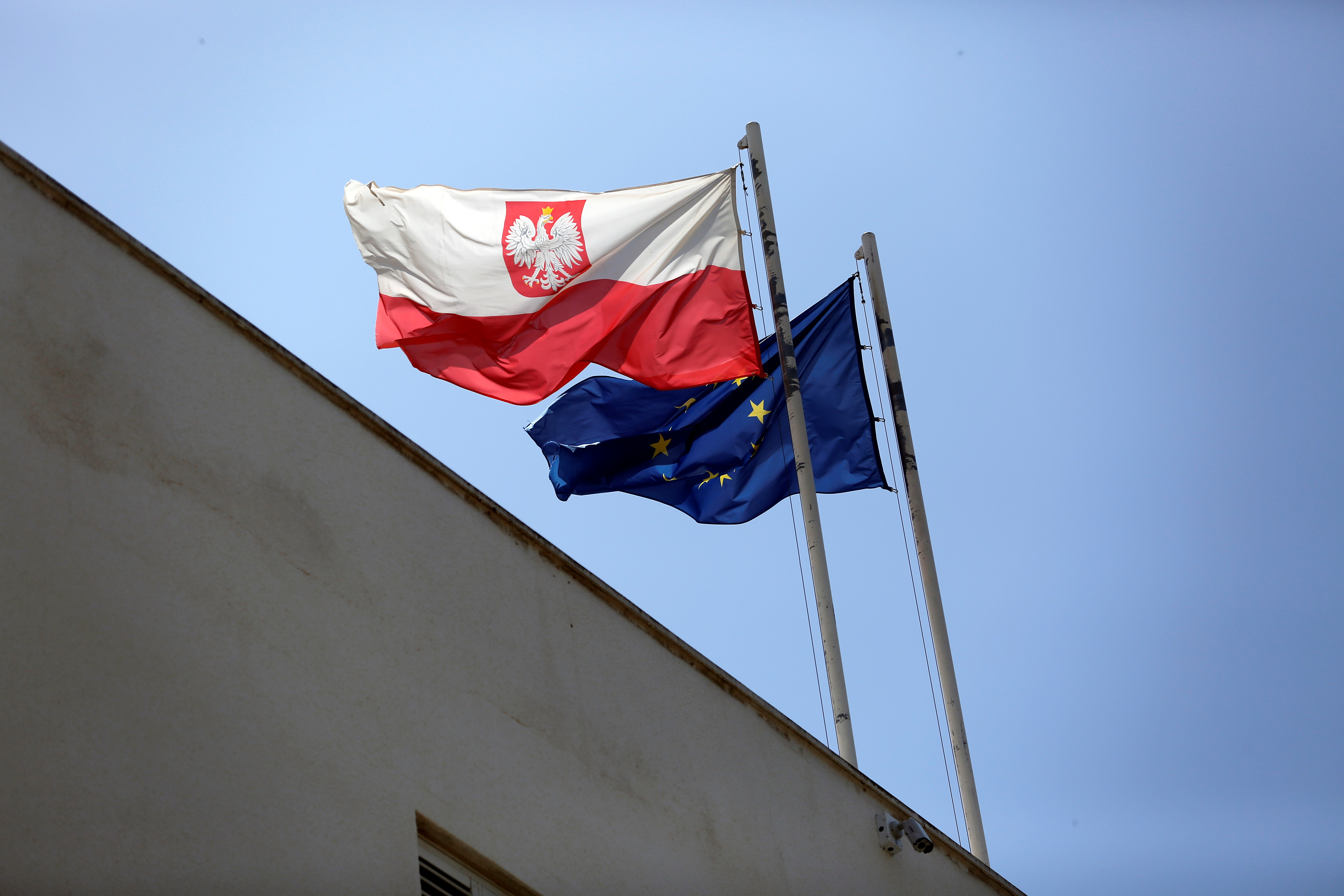 L'UE va approuver le plan de relance de la Pologne, malgré ses manquements sur l'indépendance de sa justice