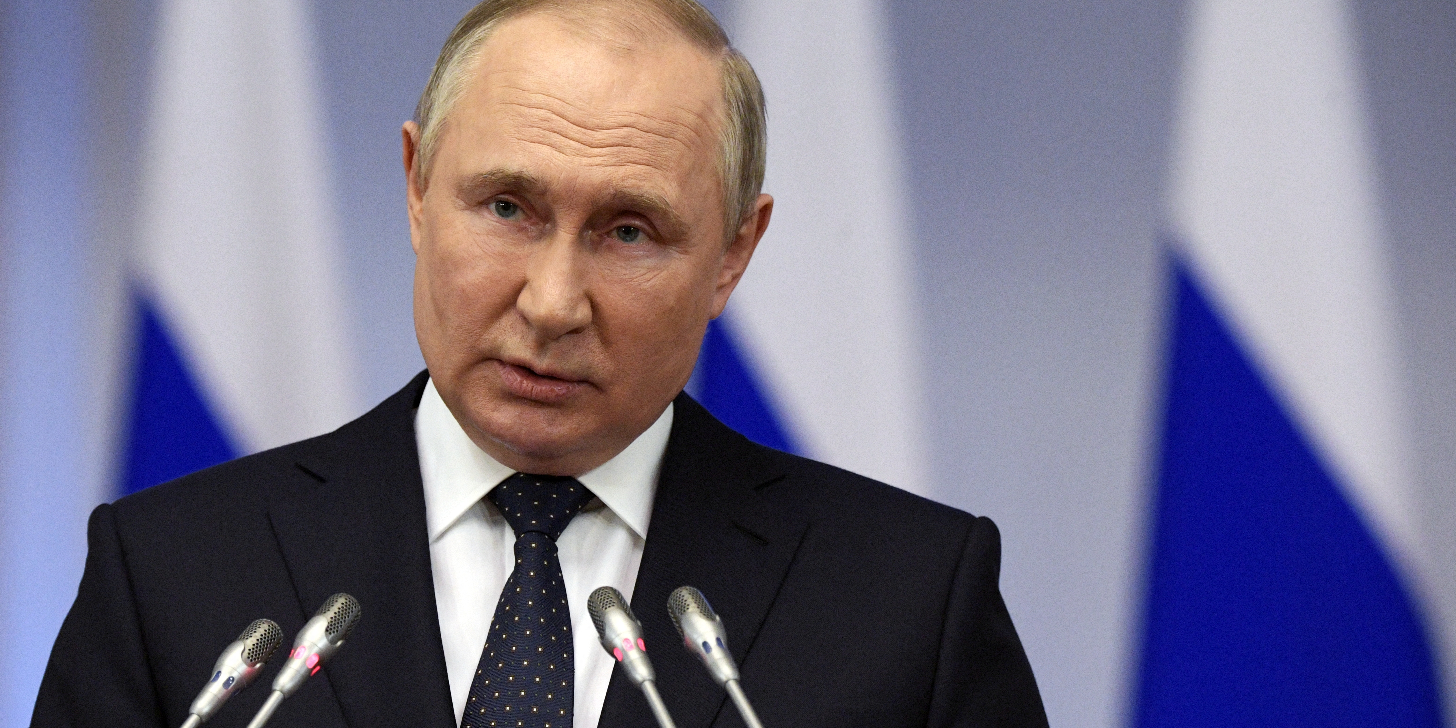Vladimir Poutine met en garde l'Occident contre ses livraisons d'armes à l'Ukraine