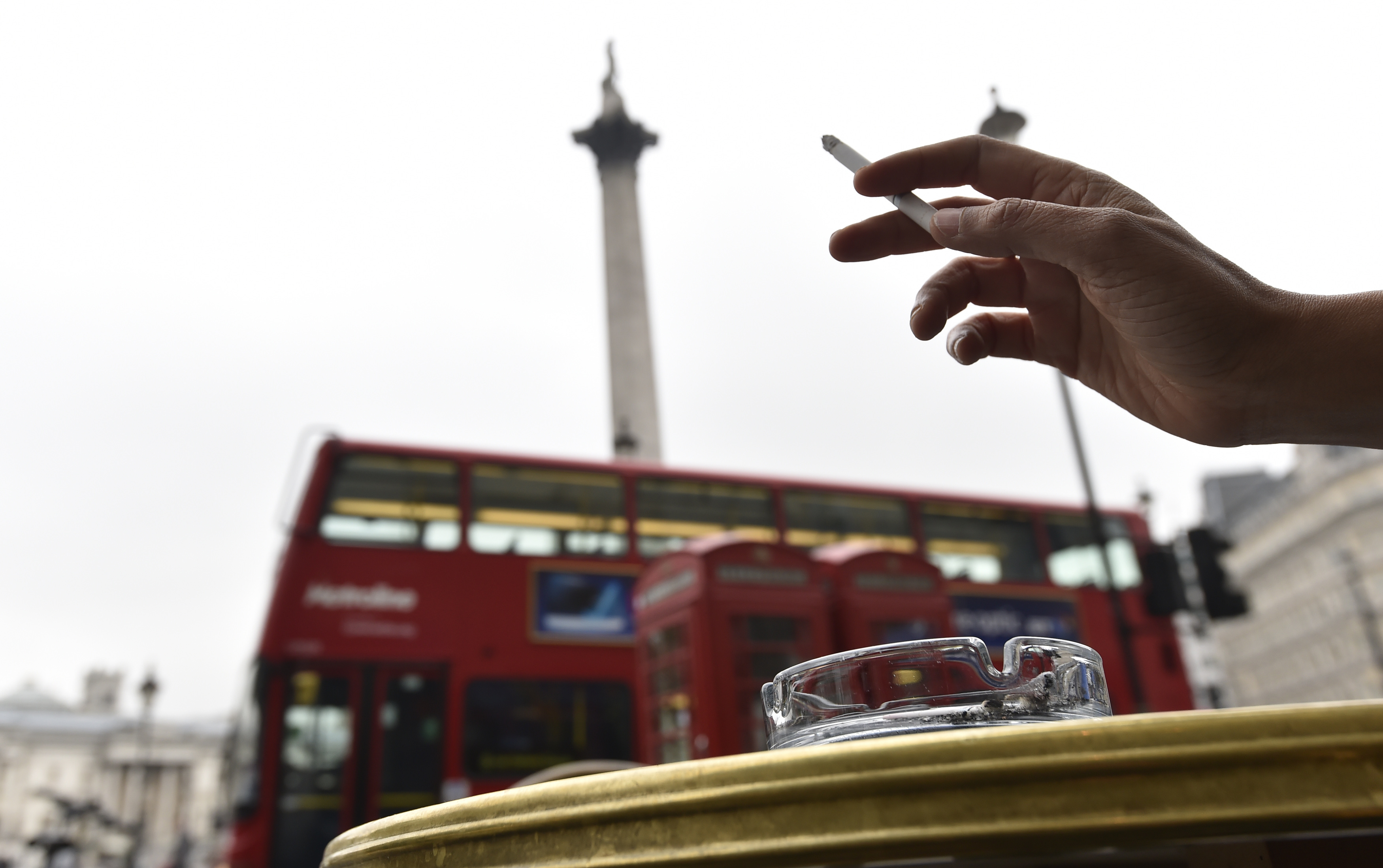 Tabac : le Royaume-Uni veut étendre davantage l'interdiction des ventes de cigarettes