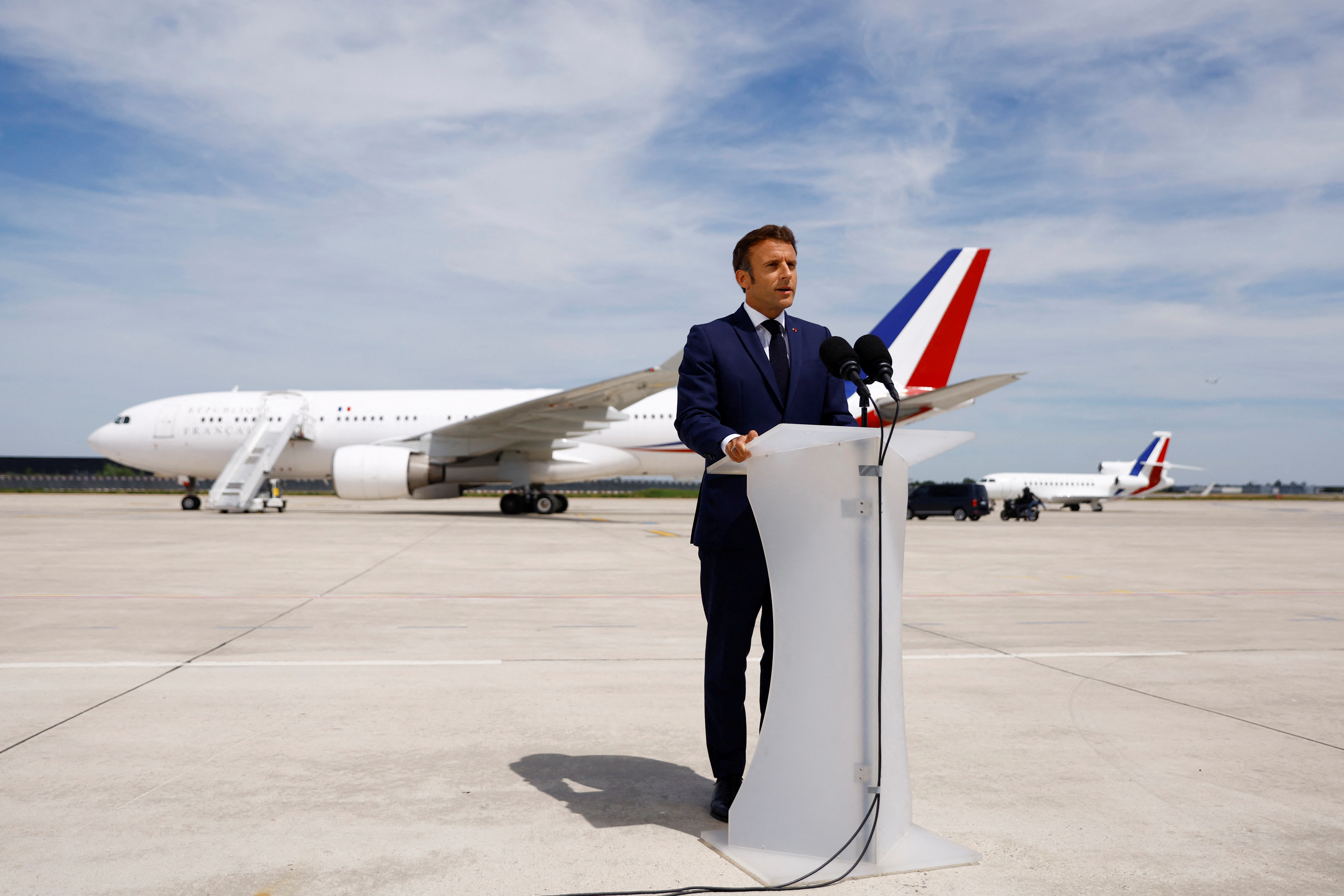 Kiosque : "les français ont bien envie  " d'emmerder " Emmanuel Macron Macron-dramatise-l-enjeu-des-legislatives-et-appelle-au-sursaut-republicain
