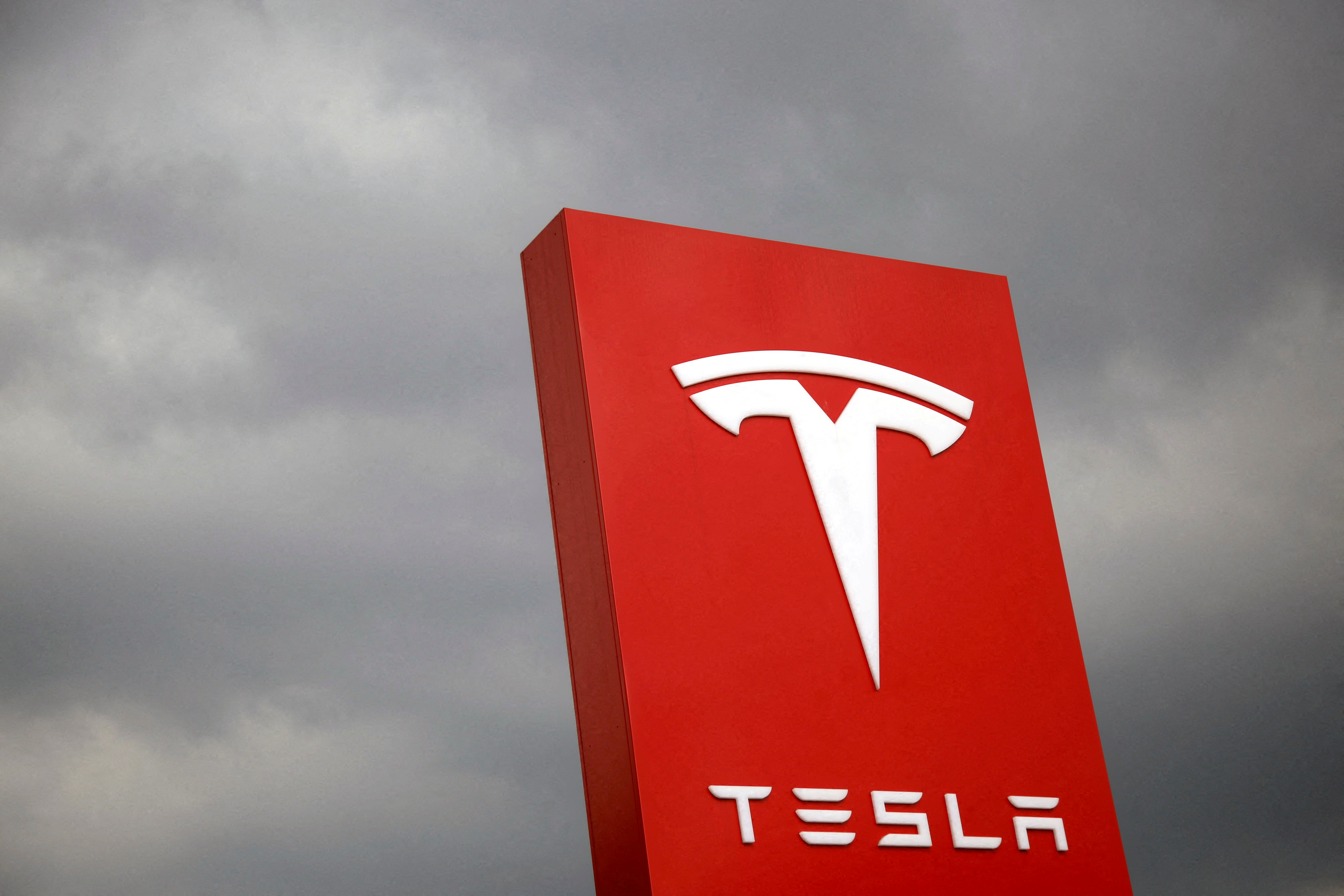 Véhicules autonomes : Tesla accusé de « déclarations fausses ou trompeuses »