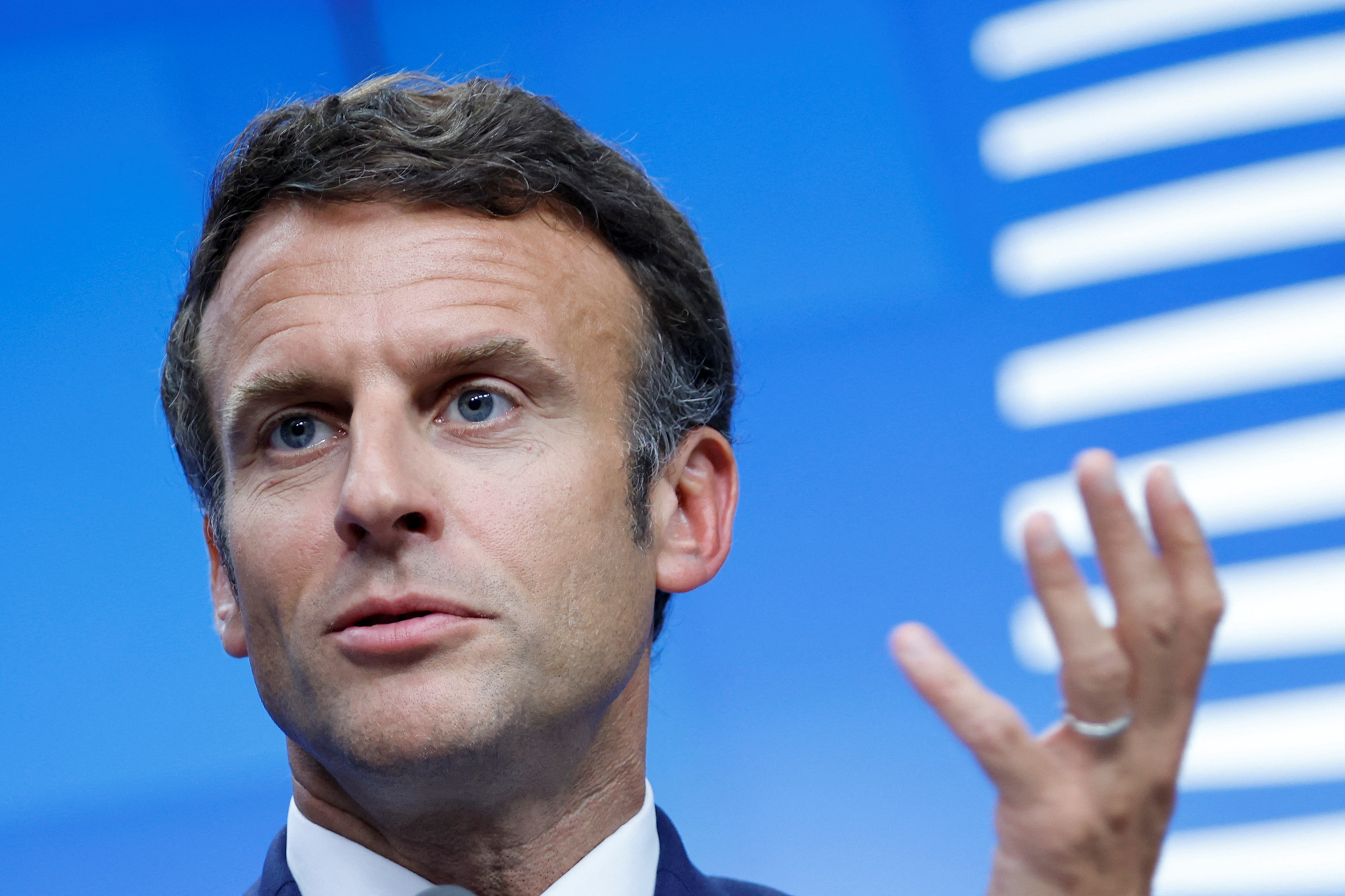 « La France sait faire des compromis, y compris votre serviteur » (Emmanuel Macron)