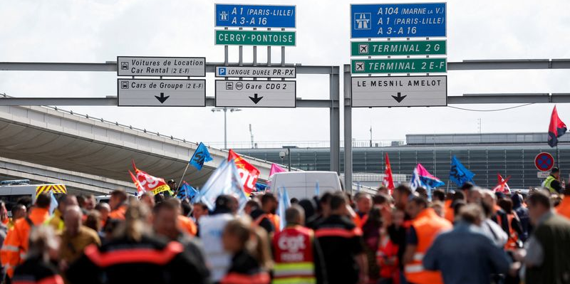SNCF, compagnies aériennes : grèves en vu pour les départs en vacances