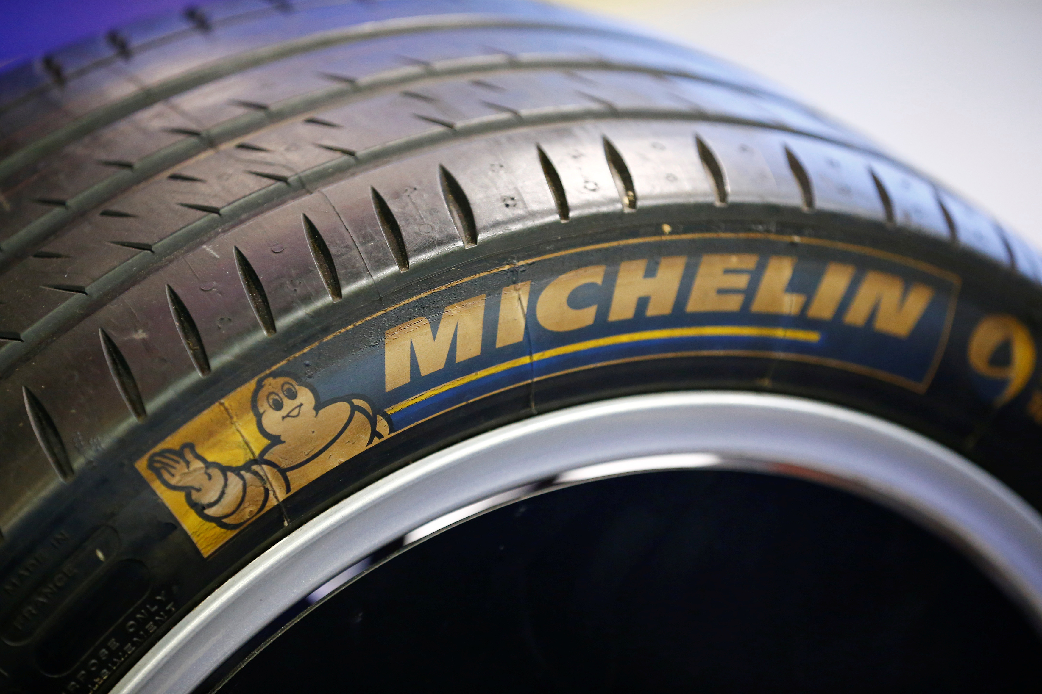 Michelin quitte définitivement la Russie, mais limite l'impact sur ses comptes