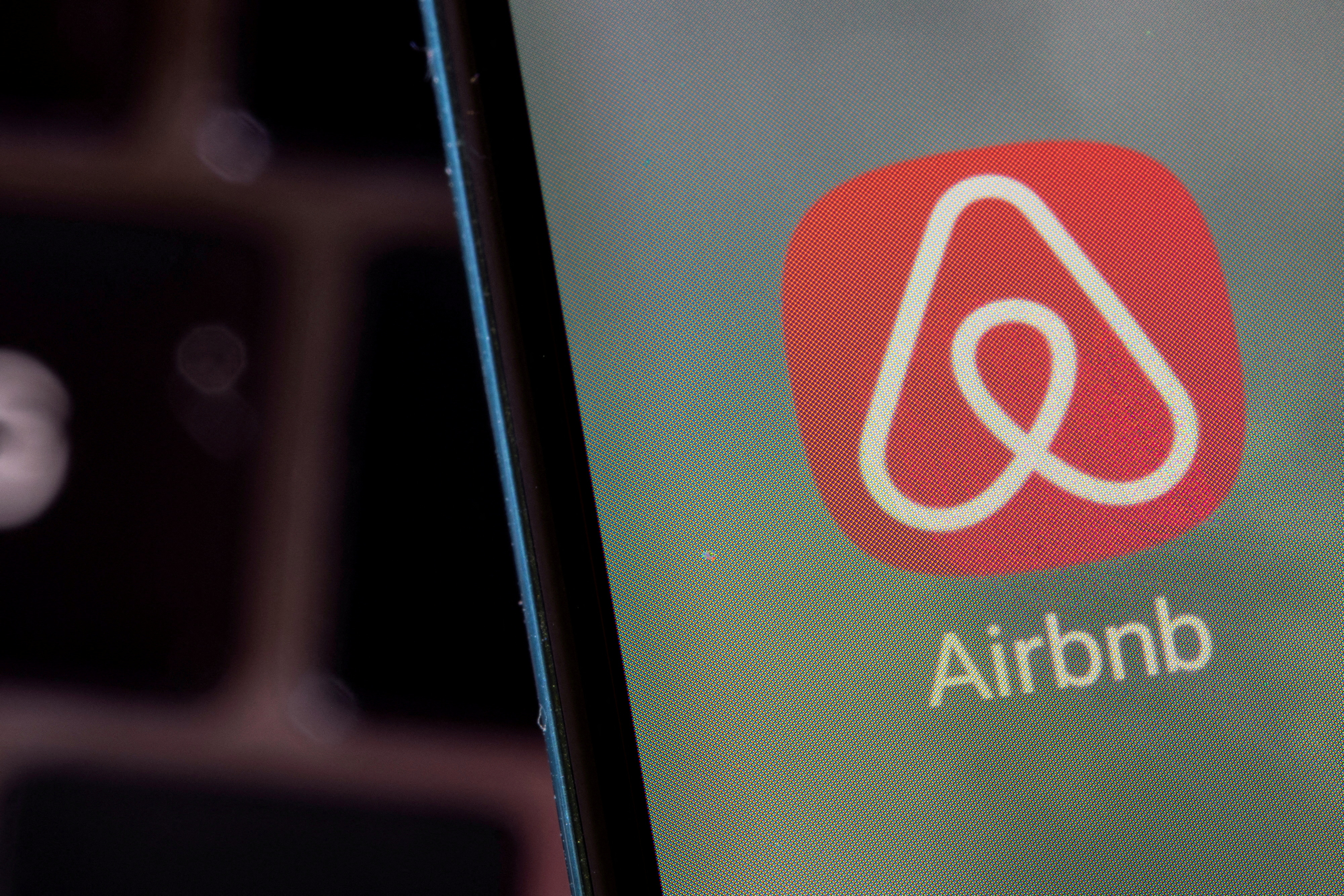 Profitant de la reprise du tourisme, Airbnb enregistre un nombre record de réservations