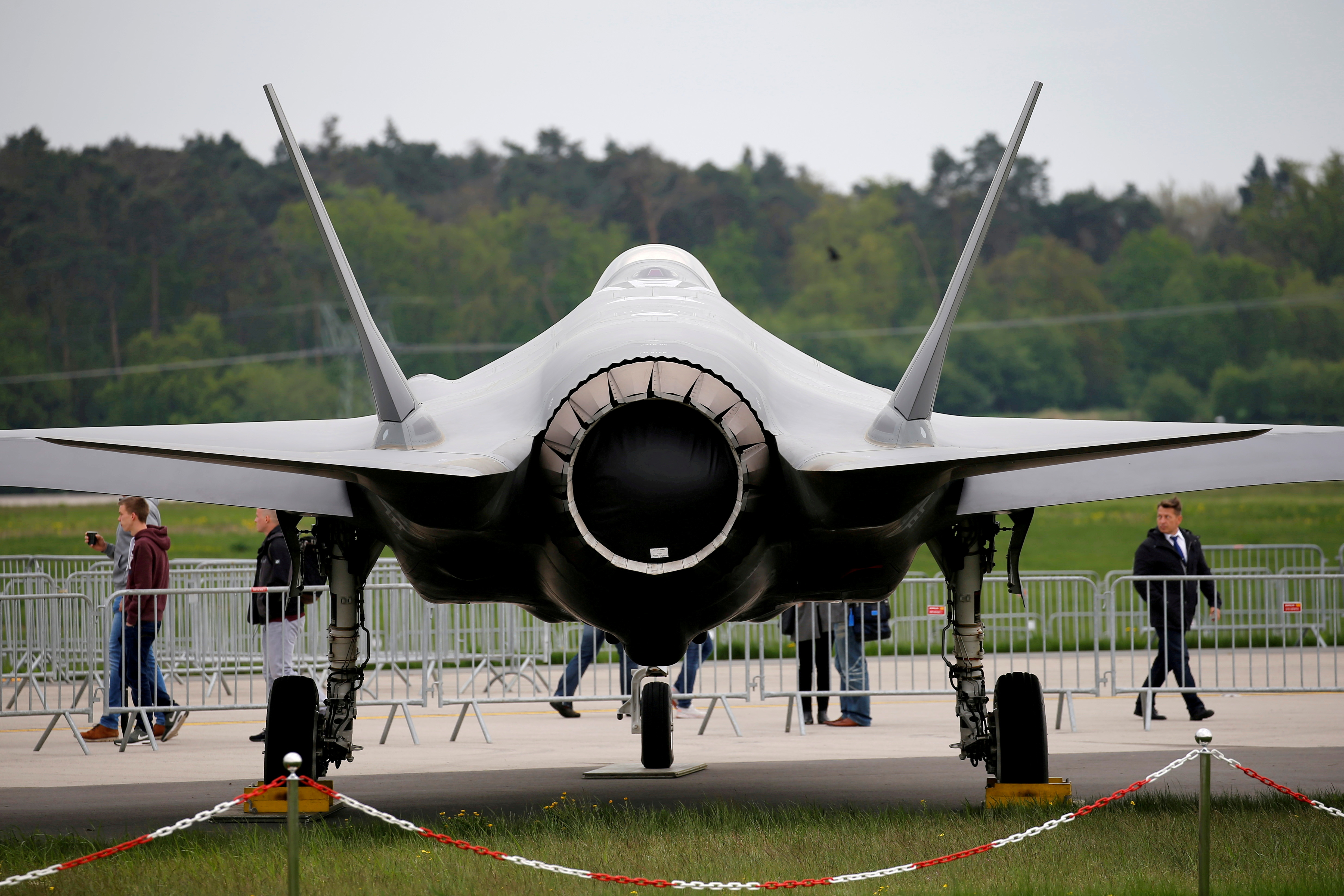 F-35 en Suisse : le département de la défense torpille le projet de référendum sur cet achat