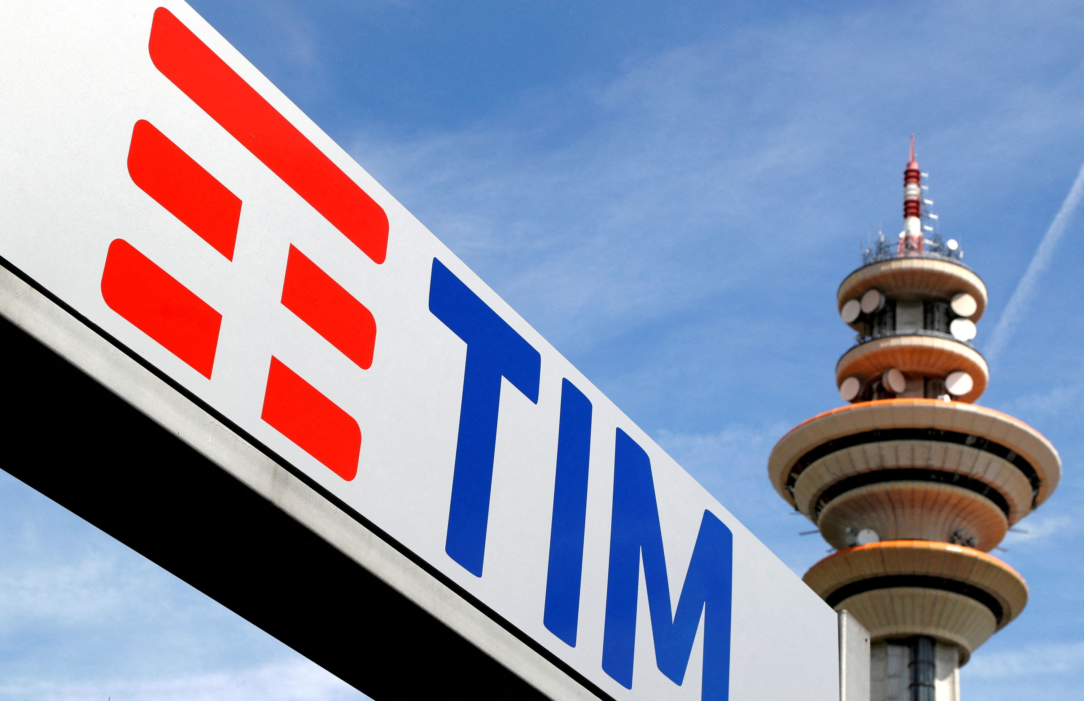 Le fonds américain KKR dépose une nouvelle offre pour le rachat du géant Telecom Italia