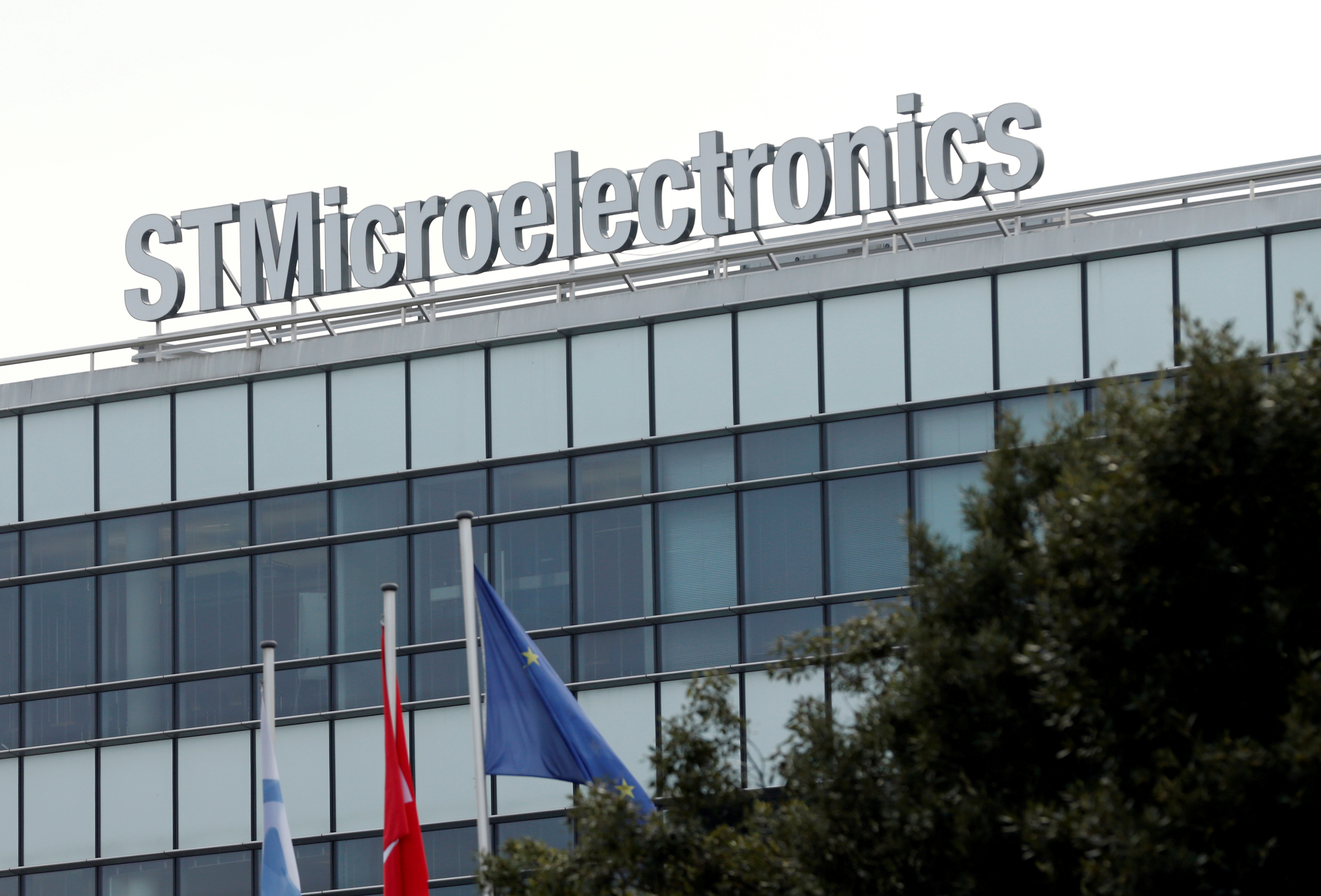 Semi-conducteurs : STMicrolelectronics et Global Foundries vont construire une usine de plusieurs milliards d'euros en France