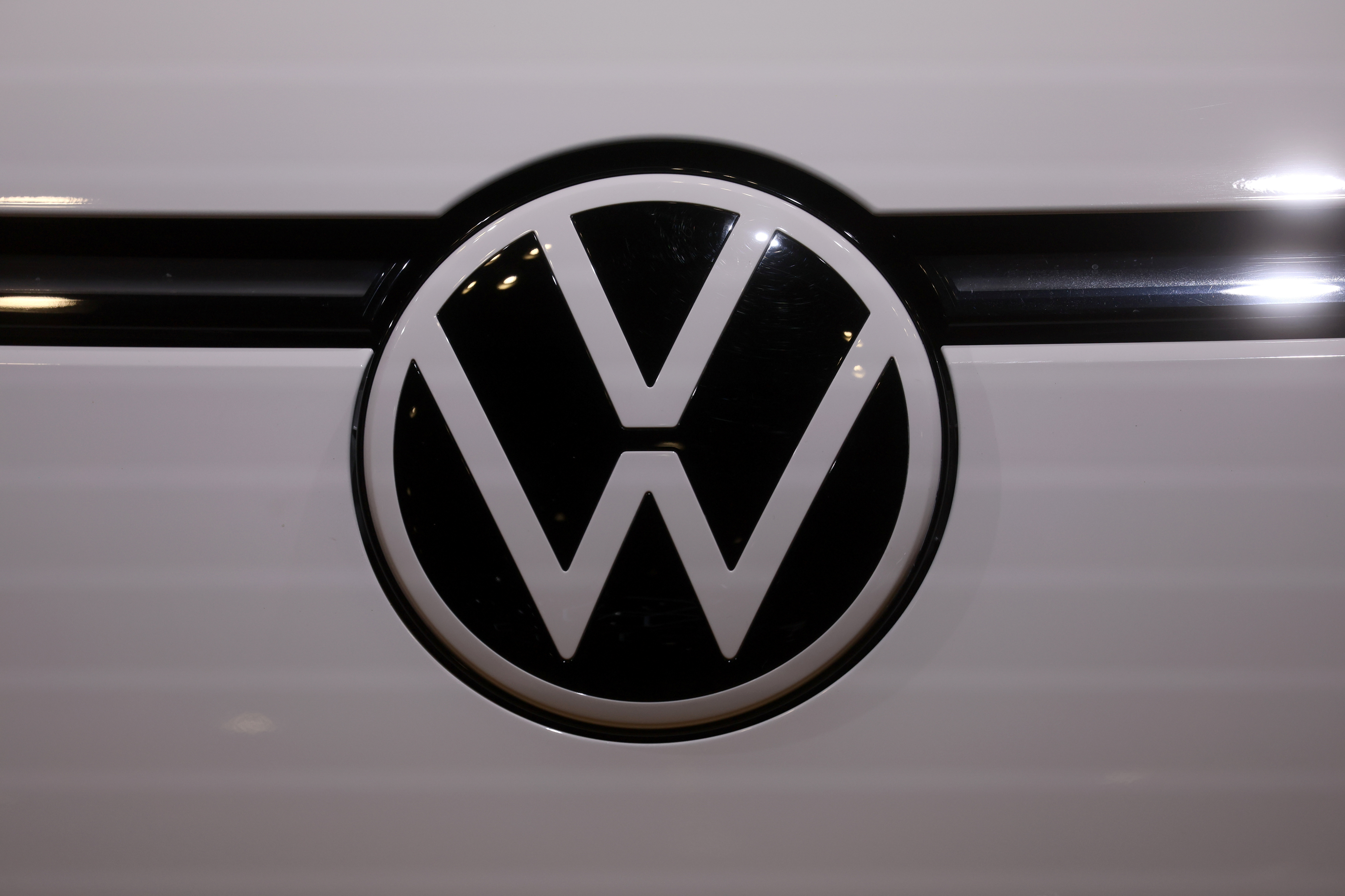 Volkswagen chute en Bourse après le départ surprise de son PDG