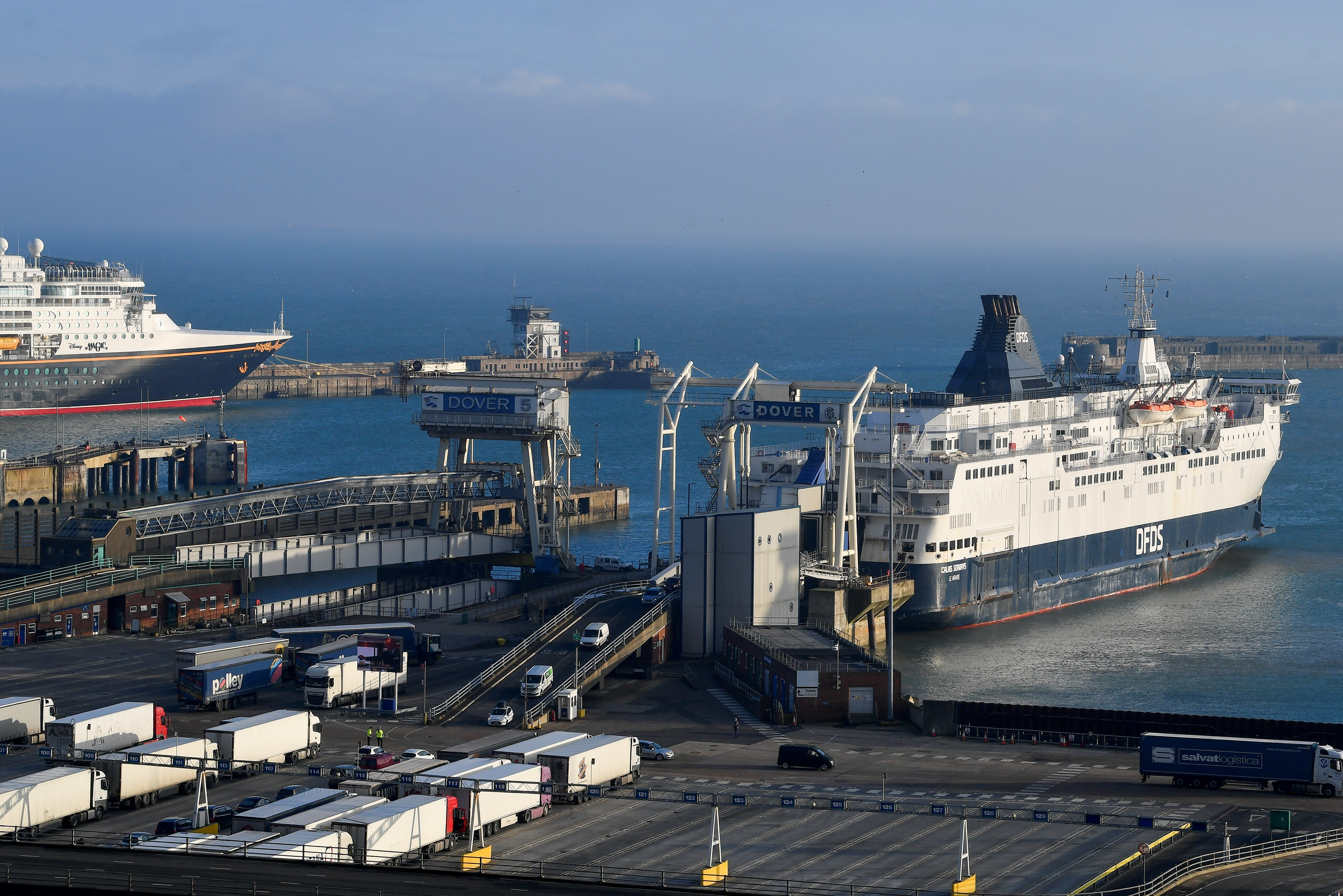 Brexit : plus de 12 heures d'attente au port de Douvres pour les liaisons transmanche