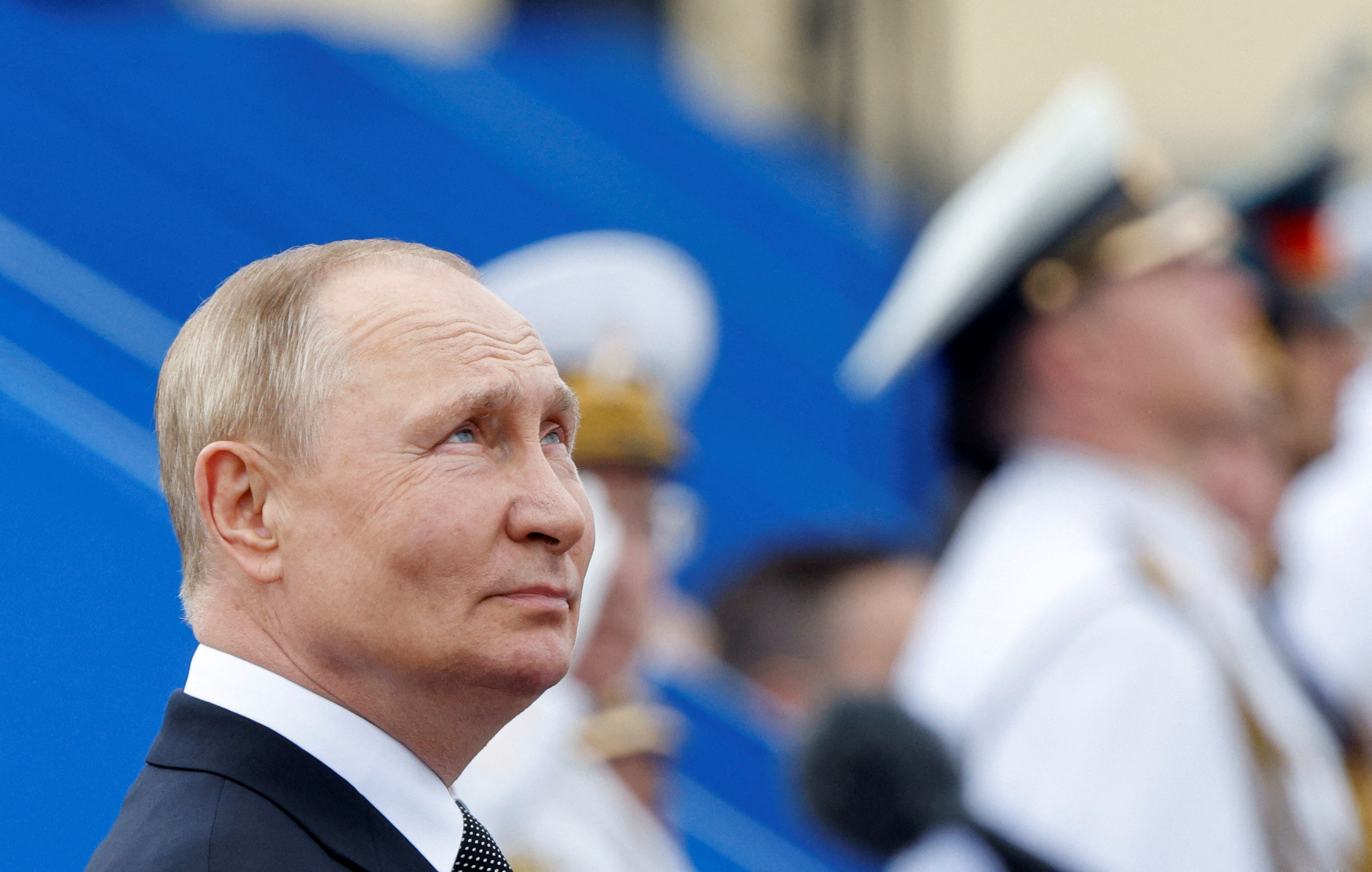 Russie : les premiers missiles hypersoniques Zircon vont arriver dans la Marine russe, annonce Poutine