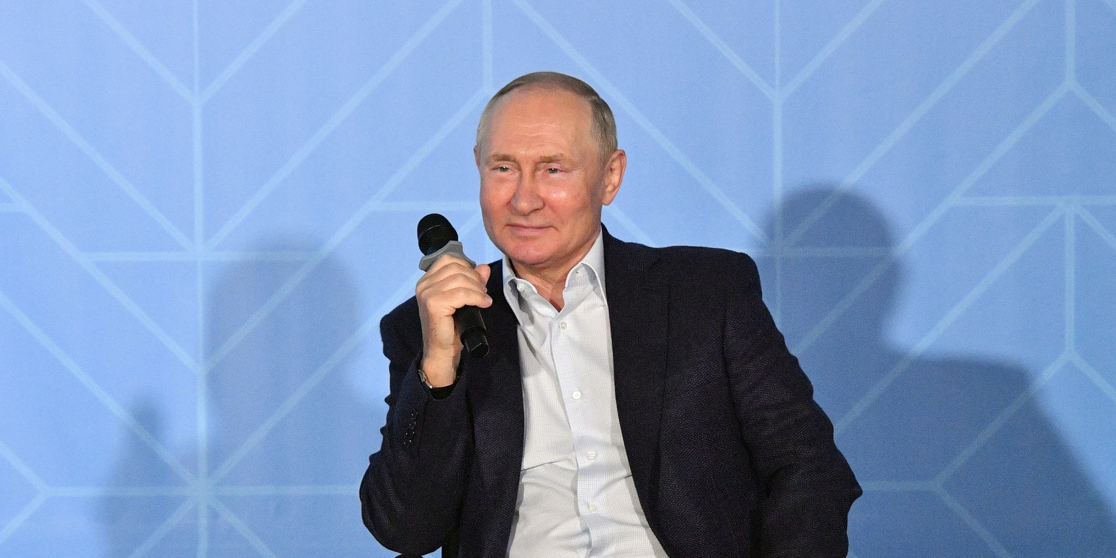 Russie : malgré les sanctions occidentales, Poutine estime que le plus dur est passé
