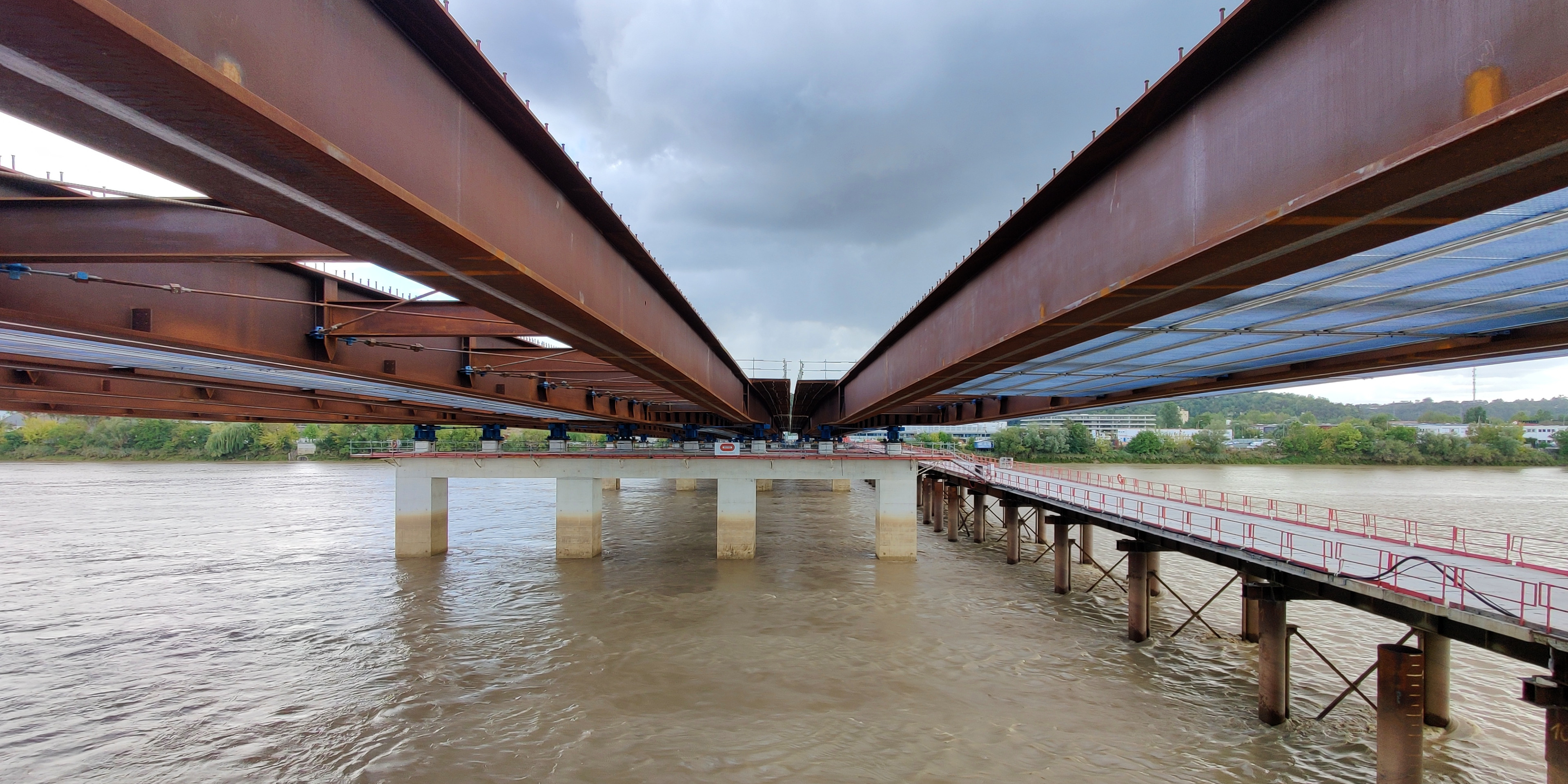 Le très attendu pont Simone Veil s'apprête à enjamber la Garonne