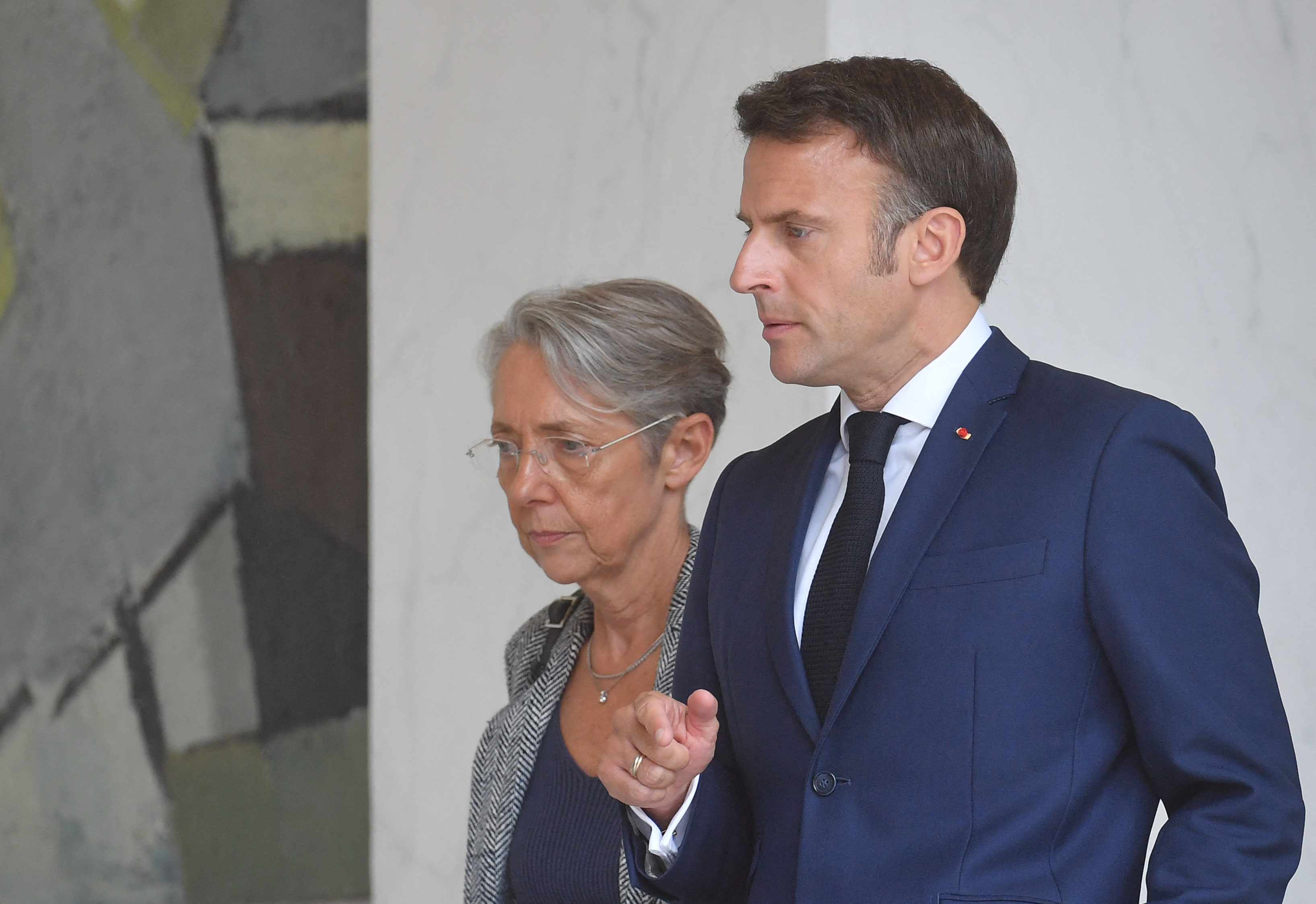 Emmanuel Macron convoque Elisabeth Borne à la veille d'une journée de mobilisation à haut risque
