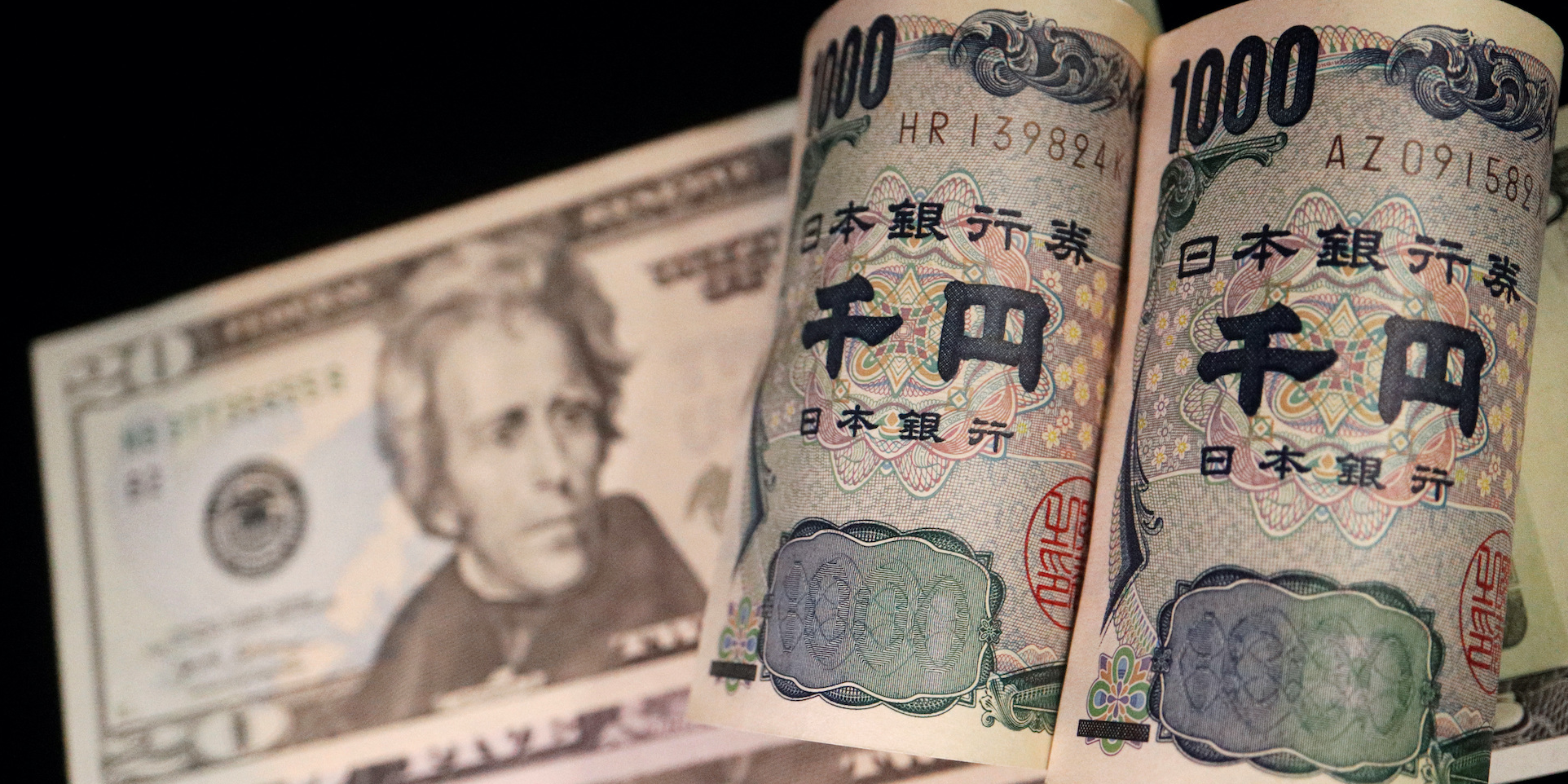 Malgré la pression du dollar sur le yen, le Japon veut conserver sa politique monétaire accommodante