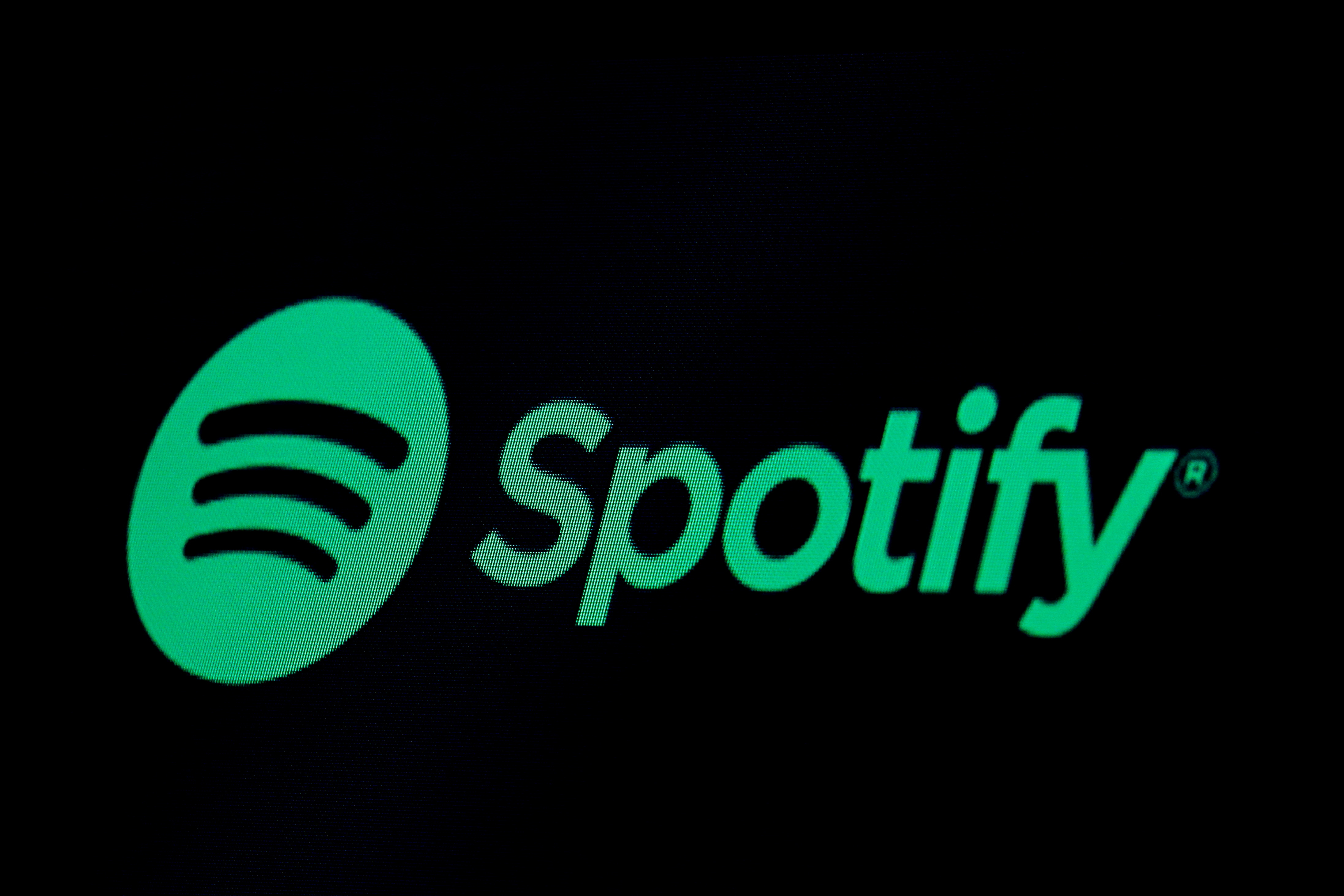 Spotify coupe (encore) dans ses effectifs, pénalisé par un ralentissement économique « spectaculaire »