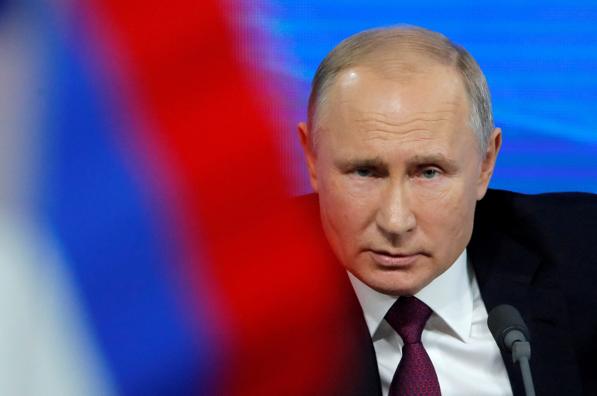 Vladimir Poutine accuse « certains hommes politiques occidentaux » de « détruire l'économie mondiale de marché »