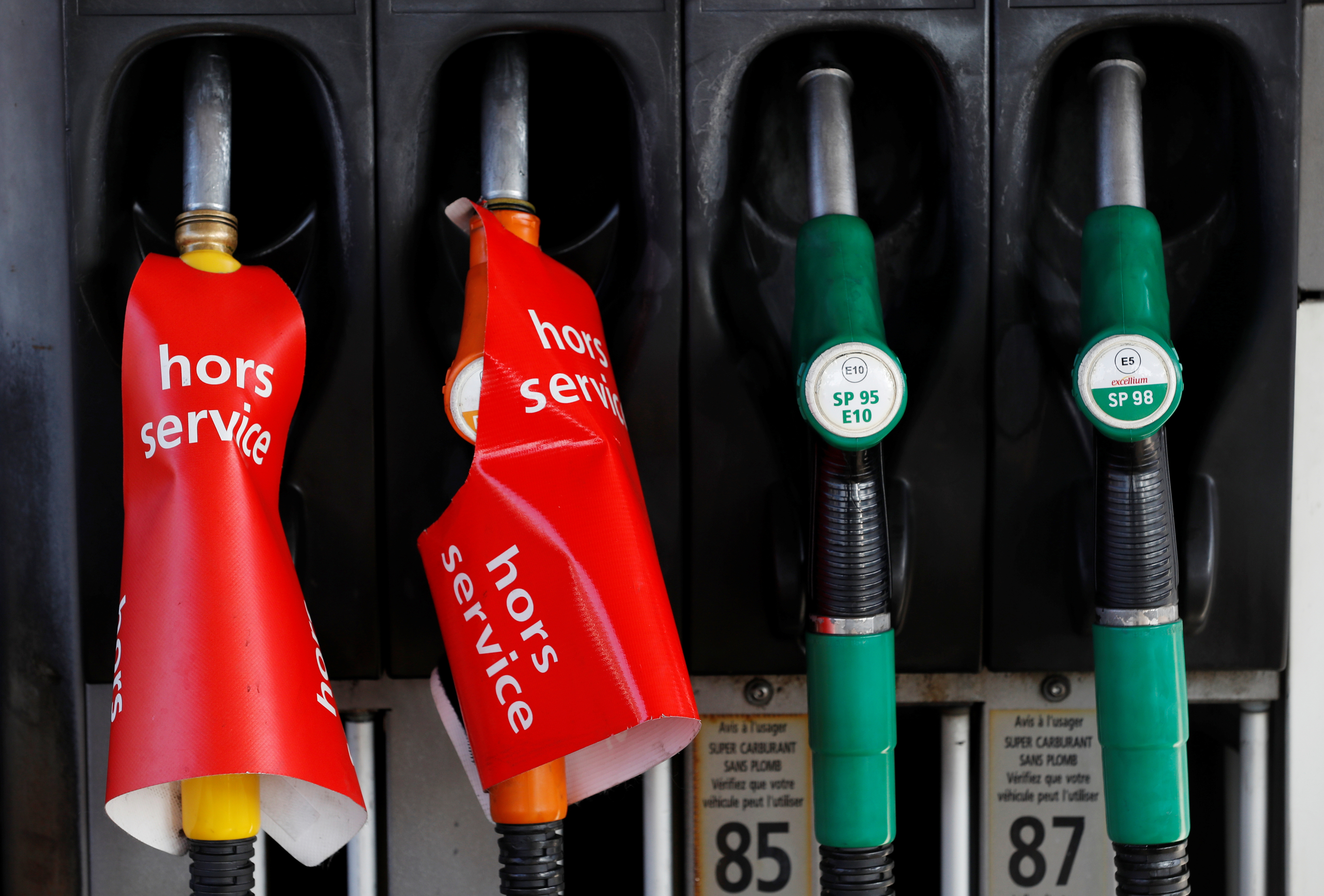 Pénurie de carburant : TotalEnergies et ExxonMobil prêts à négocier avec les syndicats
