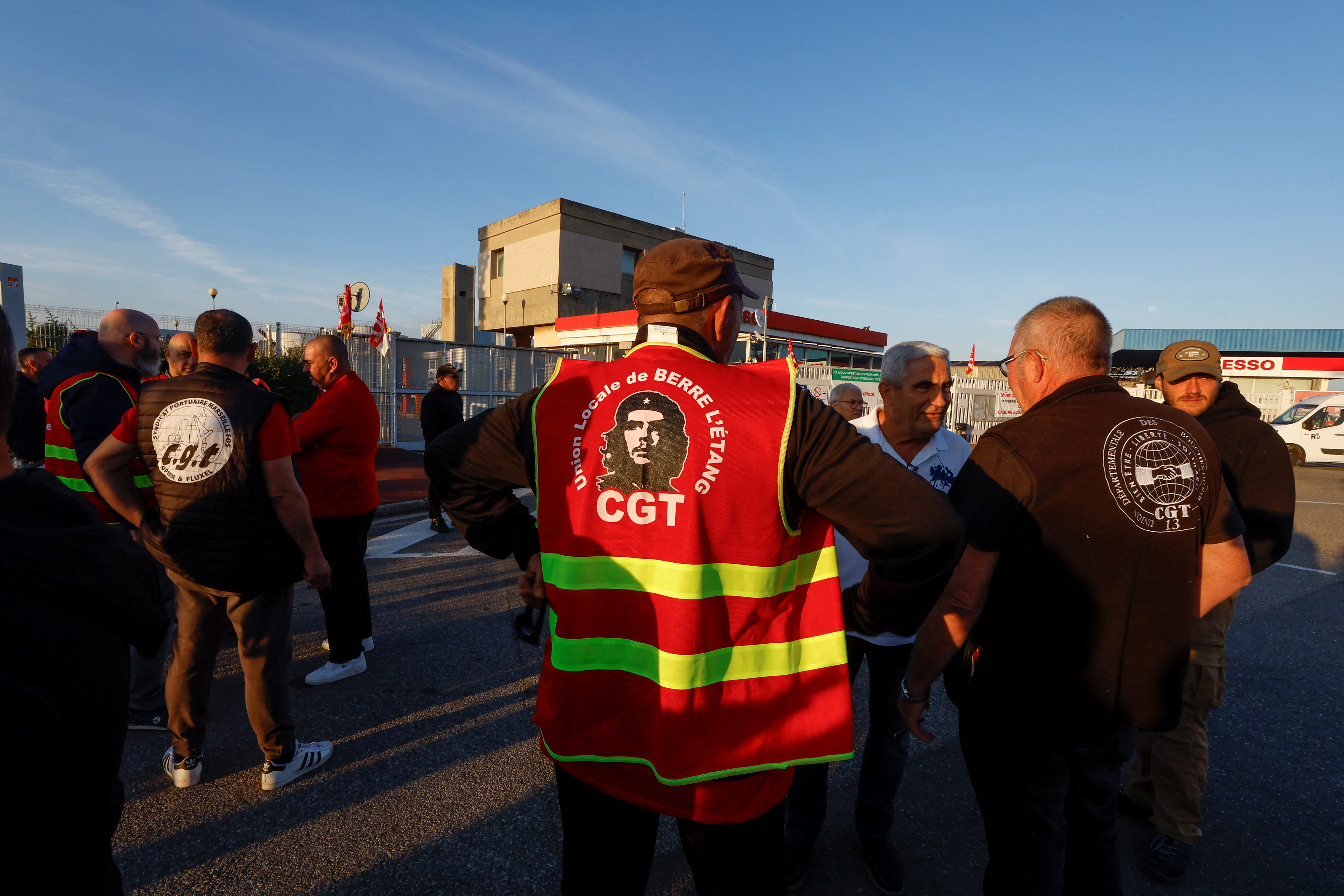 Grèves dans les raffineries : la réquisition des personnels, l'aveu de faiblesse du gouvernement