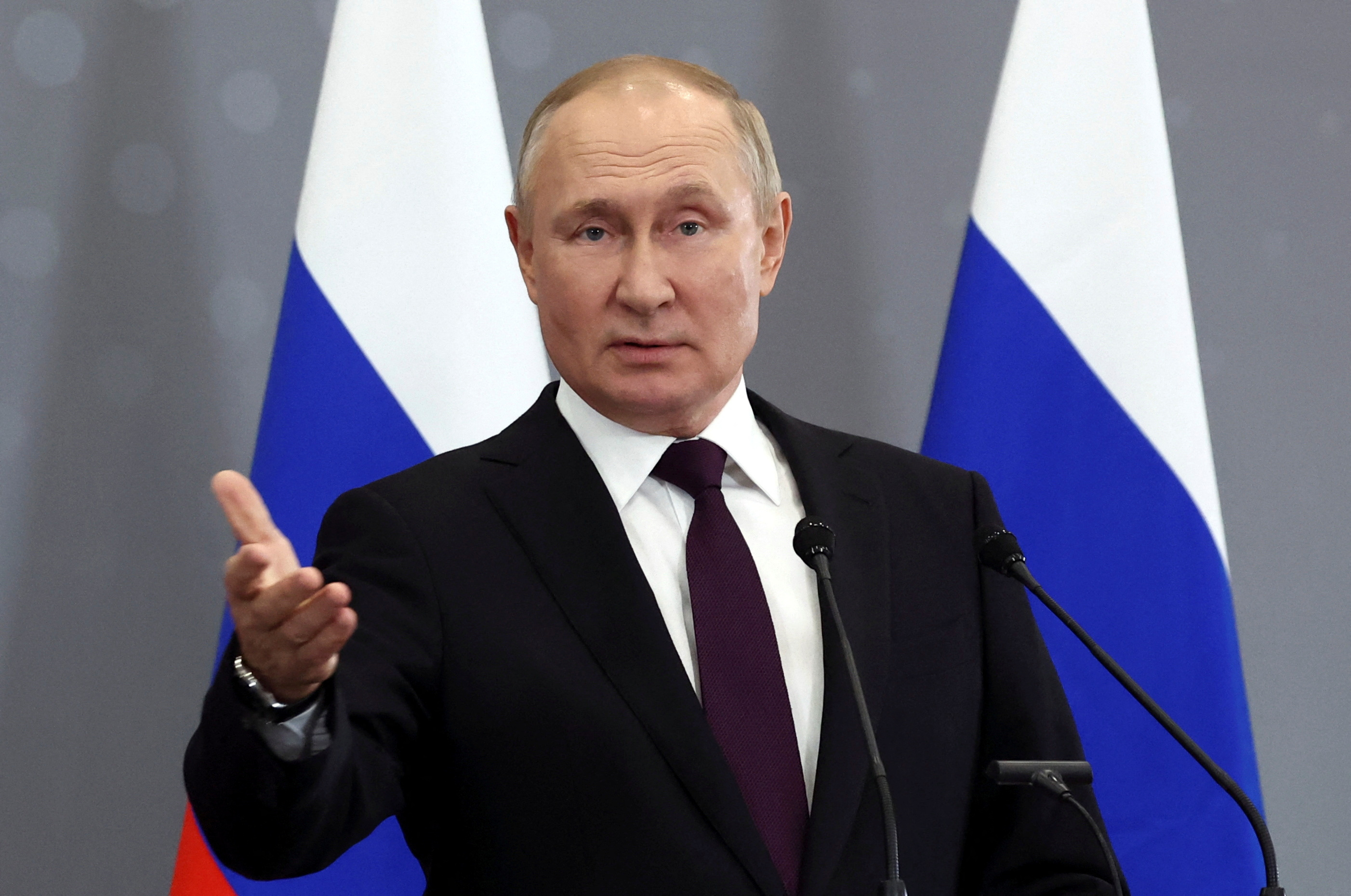 Pour la Russie, « le pic des difficultés » économiques est « passé », affirme Poutine