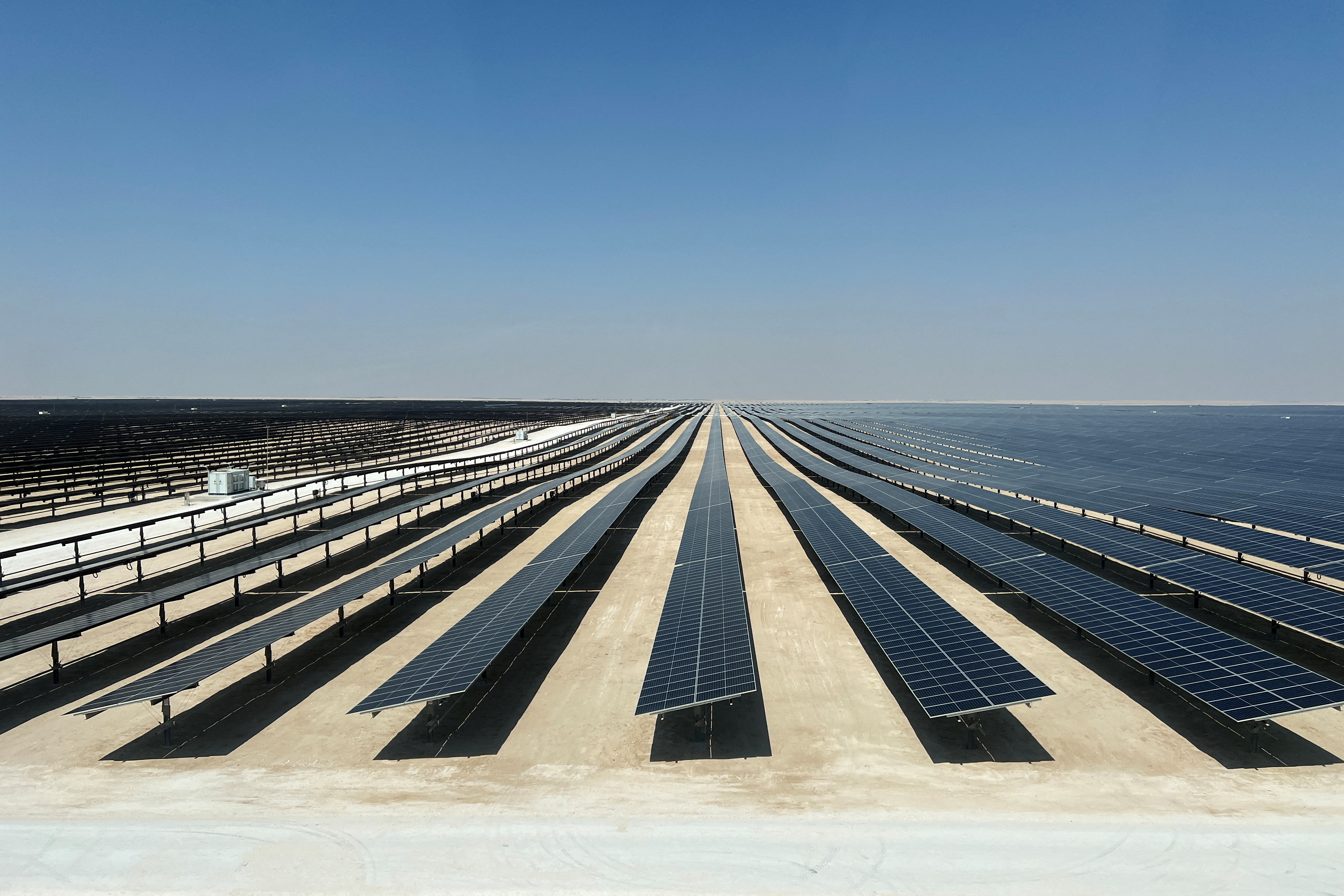 Le Qatar inaugure sa première centrale solaire avec TotalEnergies, son « premier partenaire international »