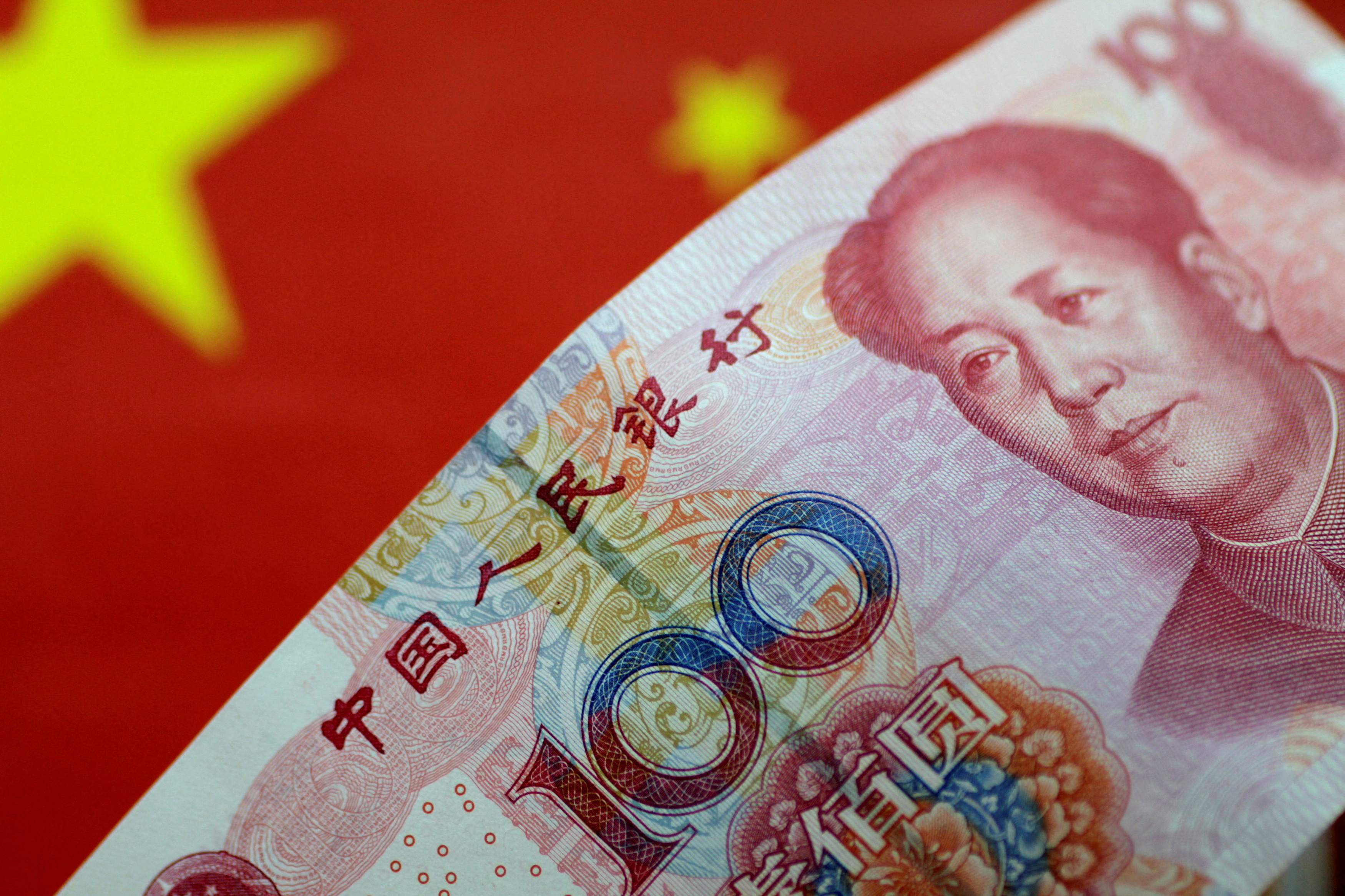 Trois jours après la reconduction de Xi Jinping, le yuan dégringole face au dollar