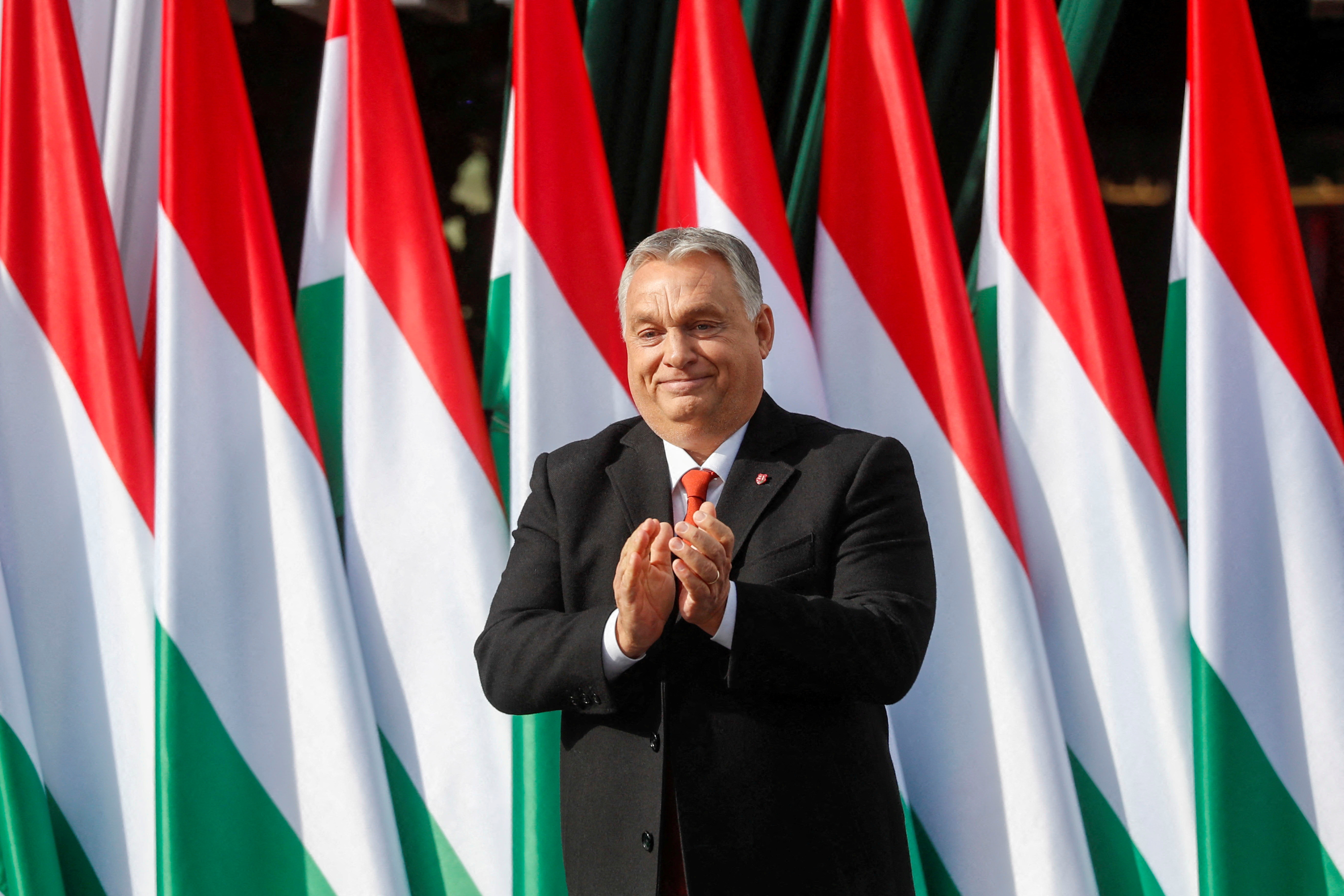 La Hongrie verse sa propre aide à l'Ukraine mais bloque le prêt de l'UE