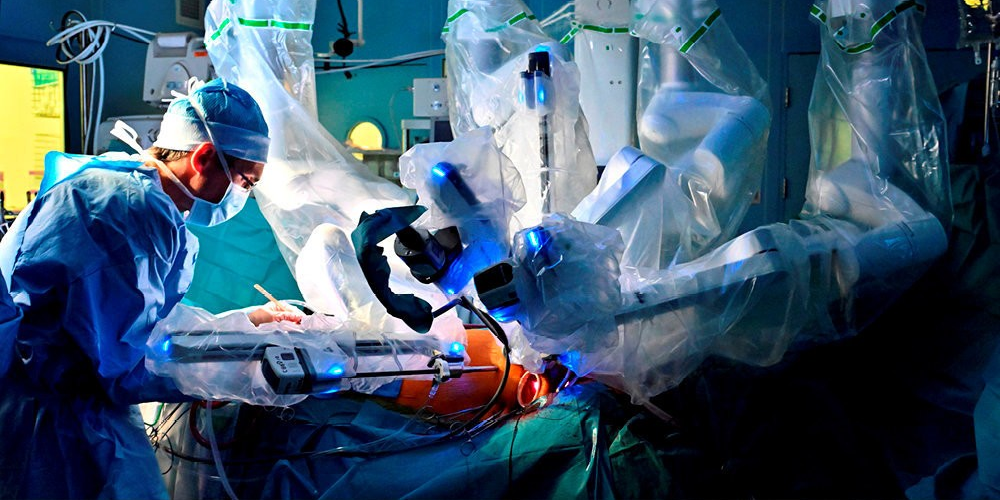 Chirurgie robotique : lever les blocages au bénéfice des patients et de la collectivité