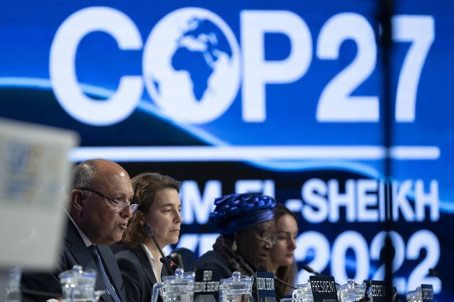Accord sur les pays pauvres, recul sur les énergies fossiles : bilan mitigé pour la COP 27