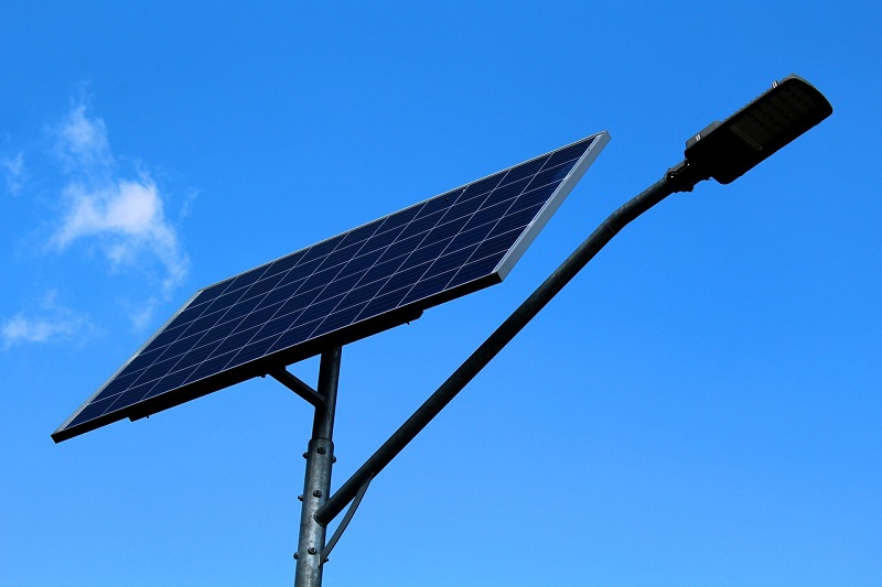 Agen se dote du plus grand parc européen d'éclairage public à énergie solaire