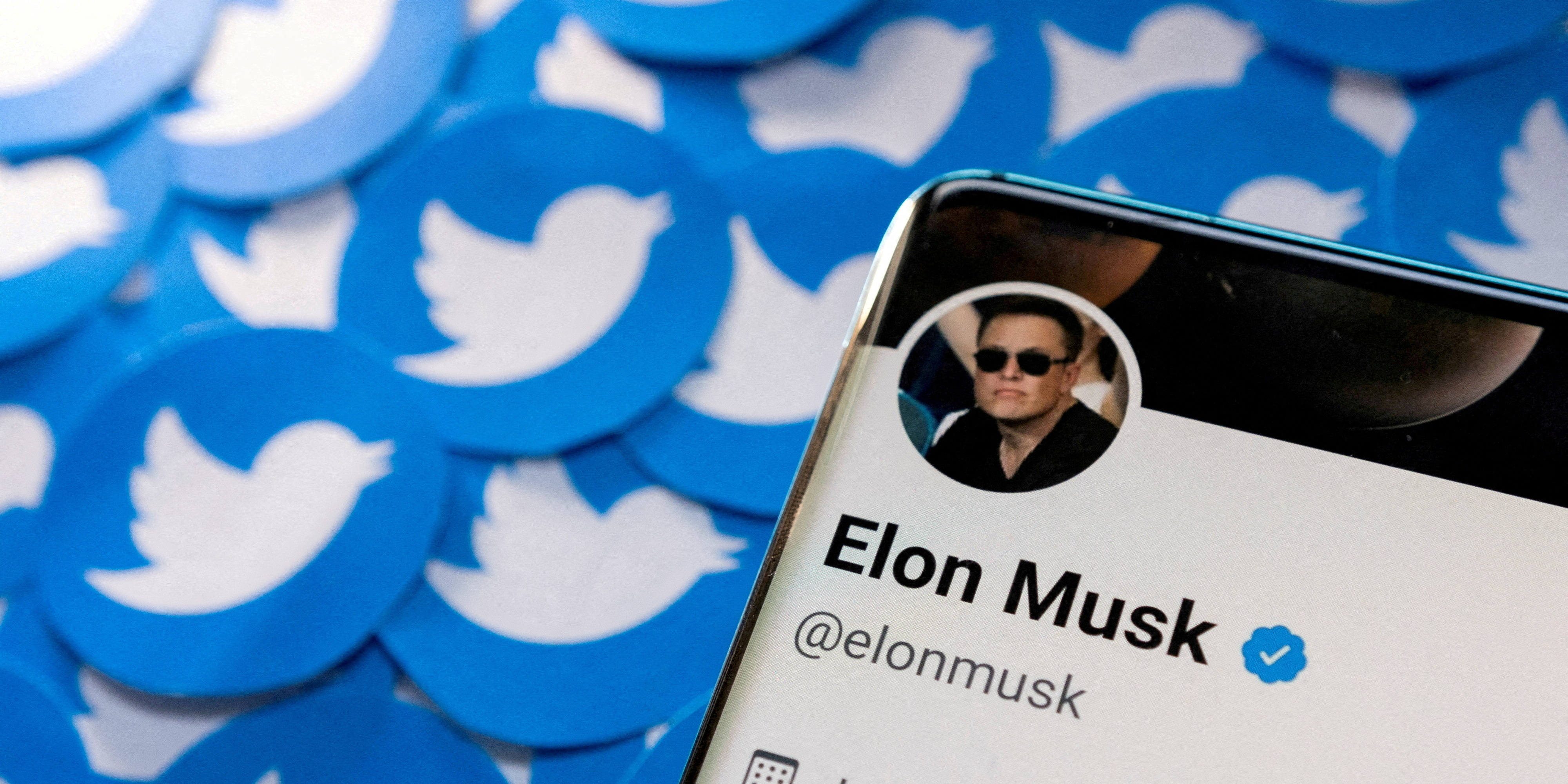 Twitter : le compte du rappeur Kanye West se heurte aux règles de modération d'Elon Musk
