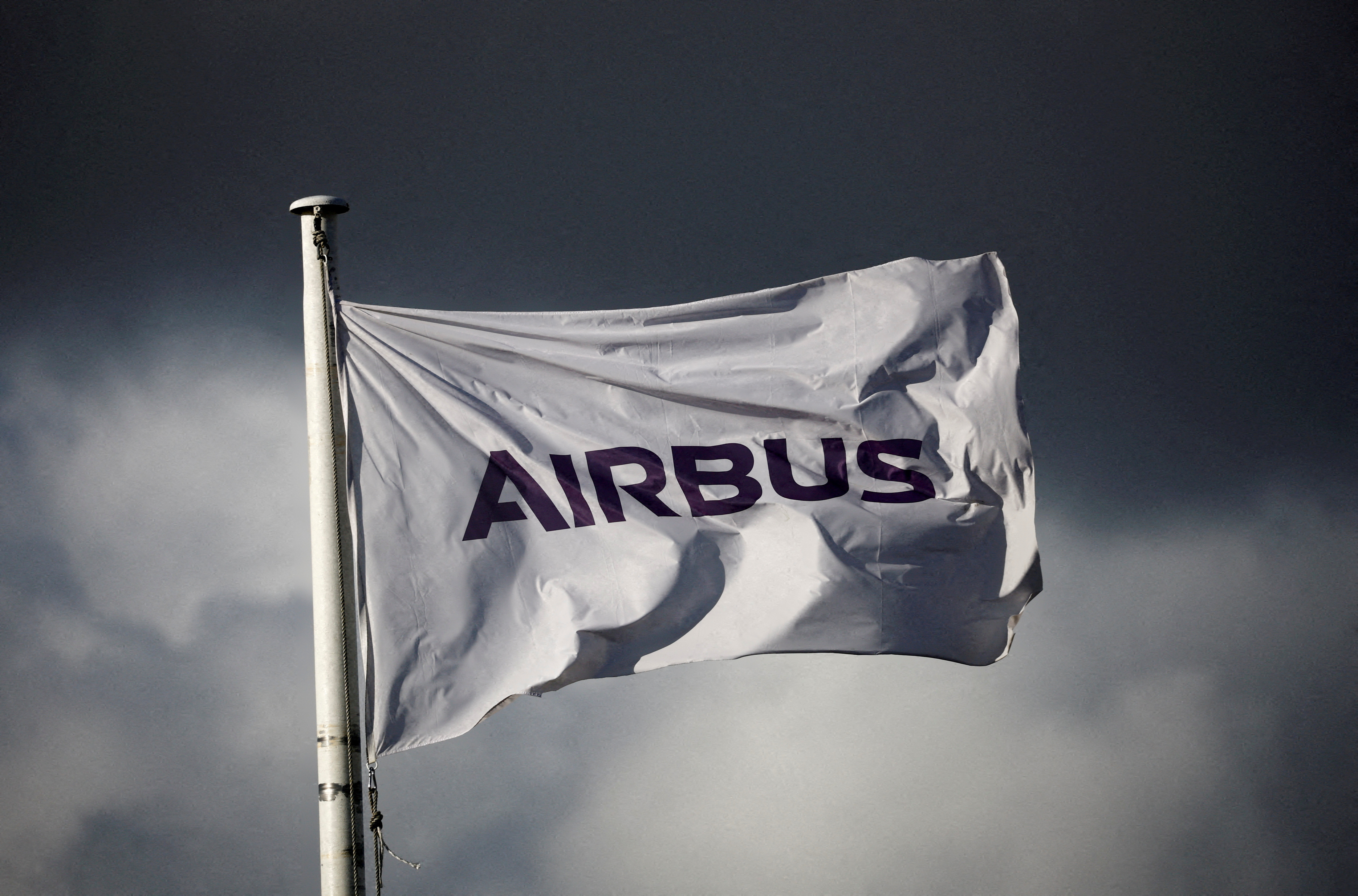 Airbus repousse encore son objectif de montée en cadence à 65 livraisons par mois