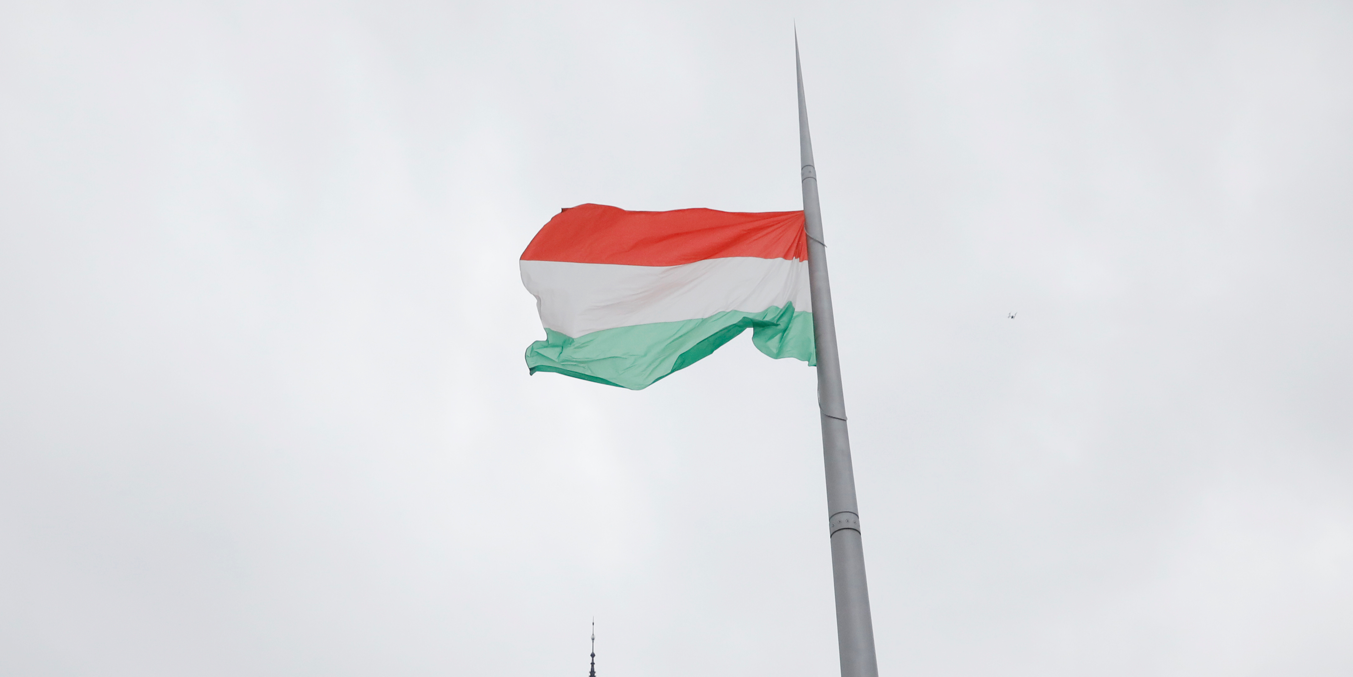 Carburant : la Hongrie supprime le plafonnement des prix instauré depuis un an, touchée par une forte pénurie