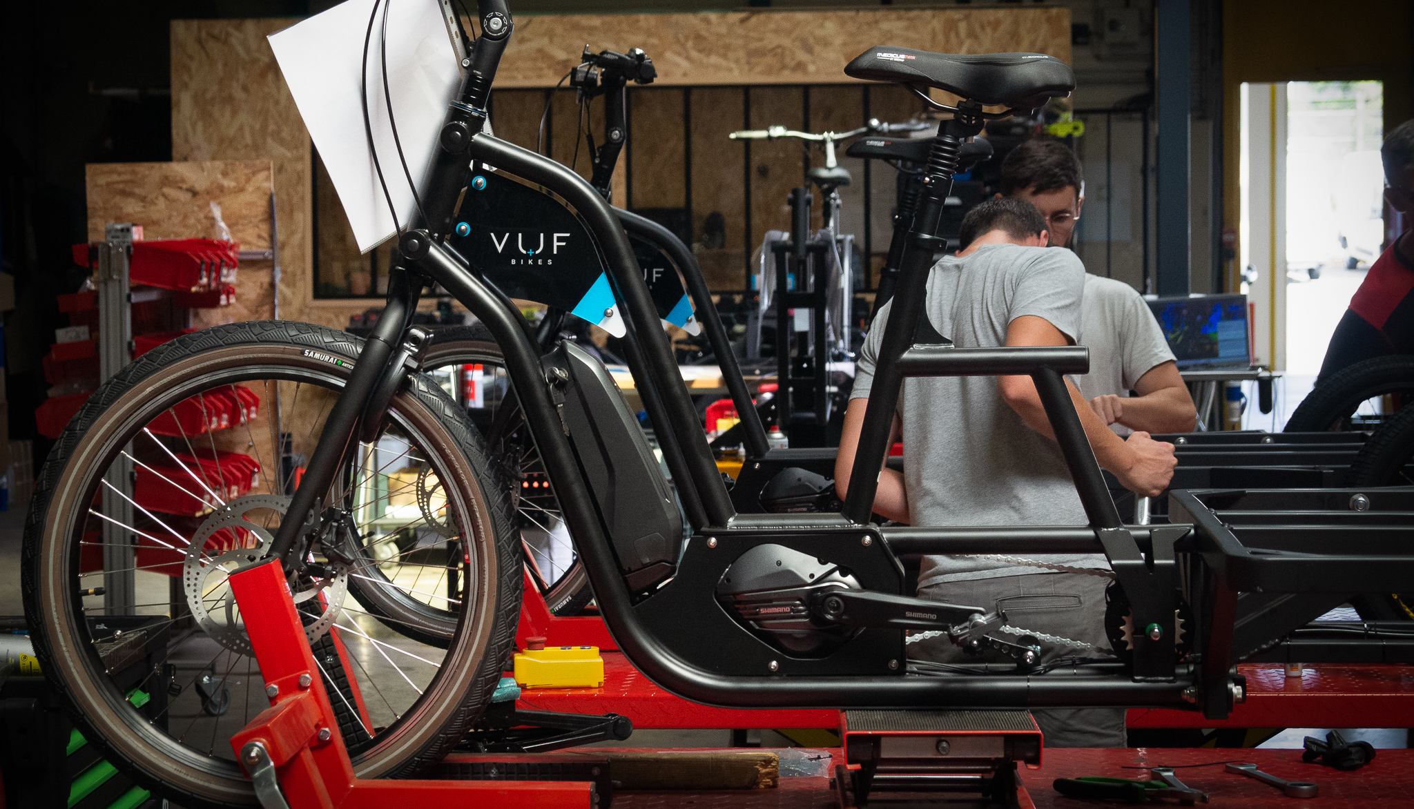CES 2023 : le Bordelais VUF présente un vélo cargo équipé d'un moteur Valeo