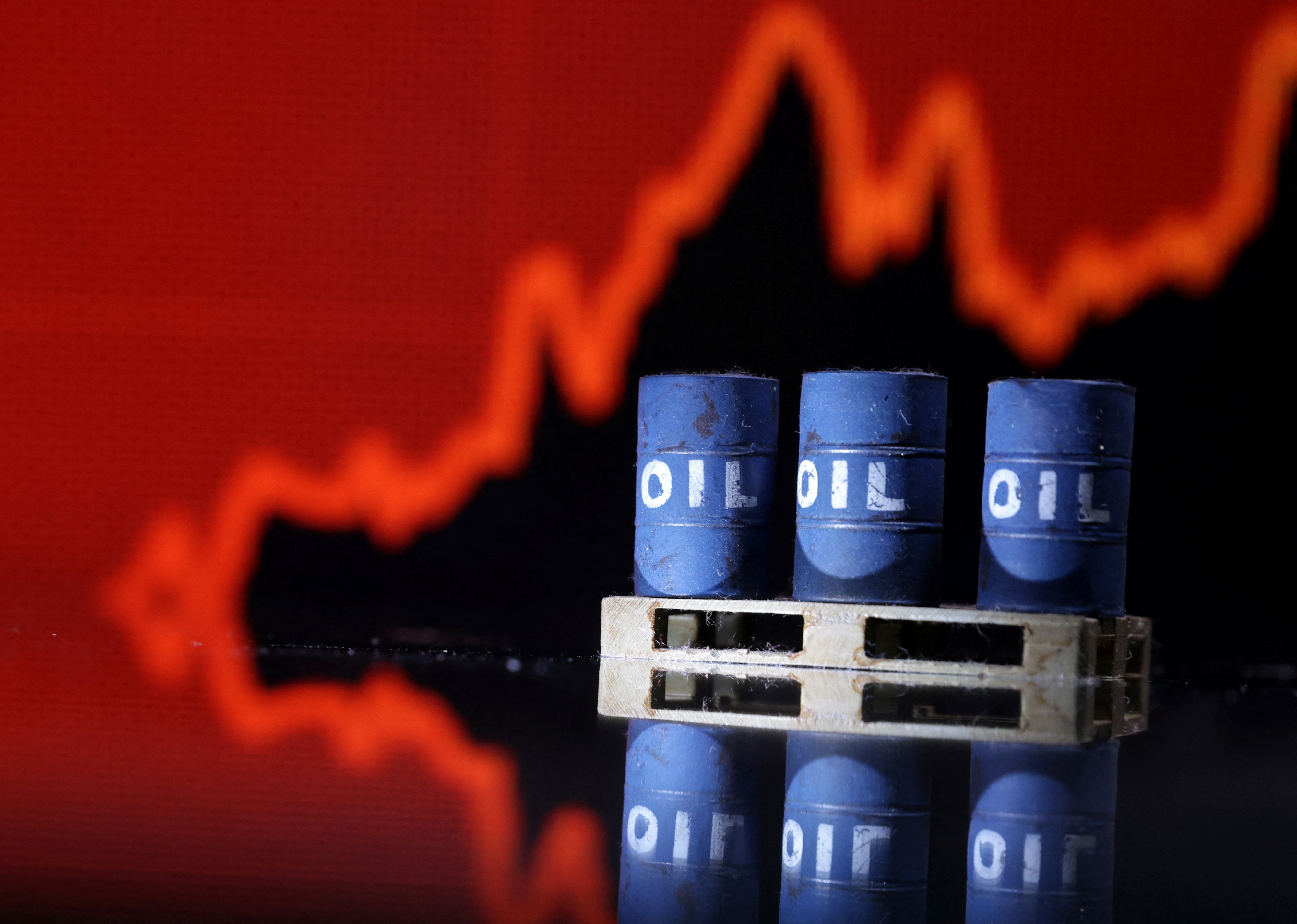 Exxon, Shell, TotalEnergies... : comment expliquer les profits records des compagnies pétrolières ?