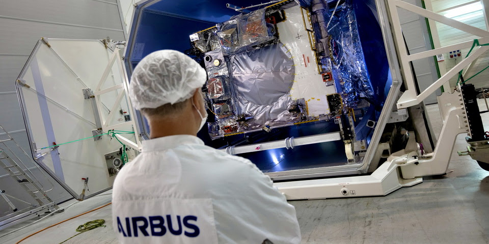 Airbus finalise à Toulouse la sonde Juice avant son long périple vers Jupiter