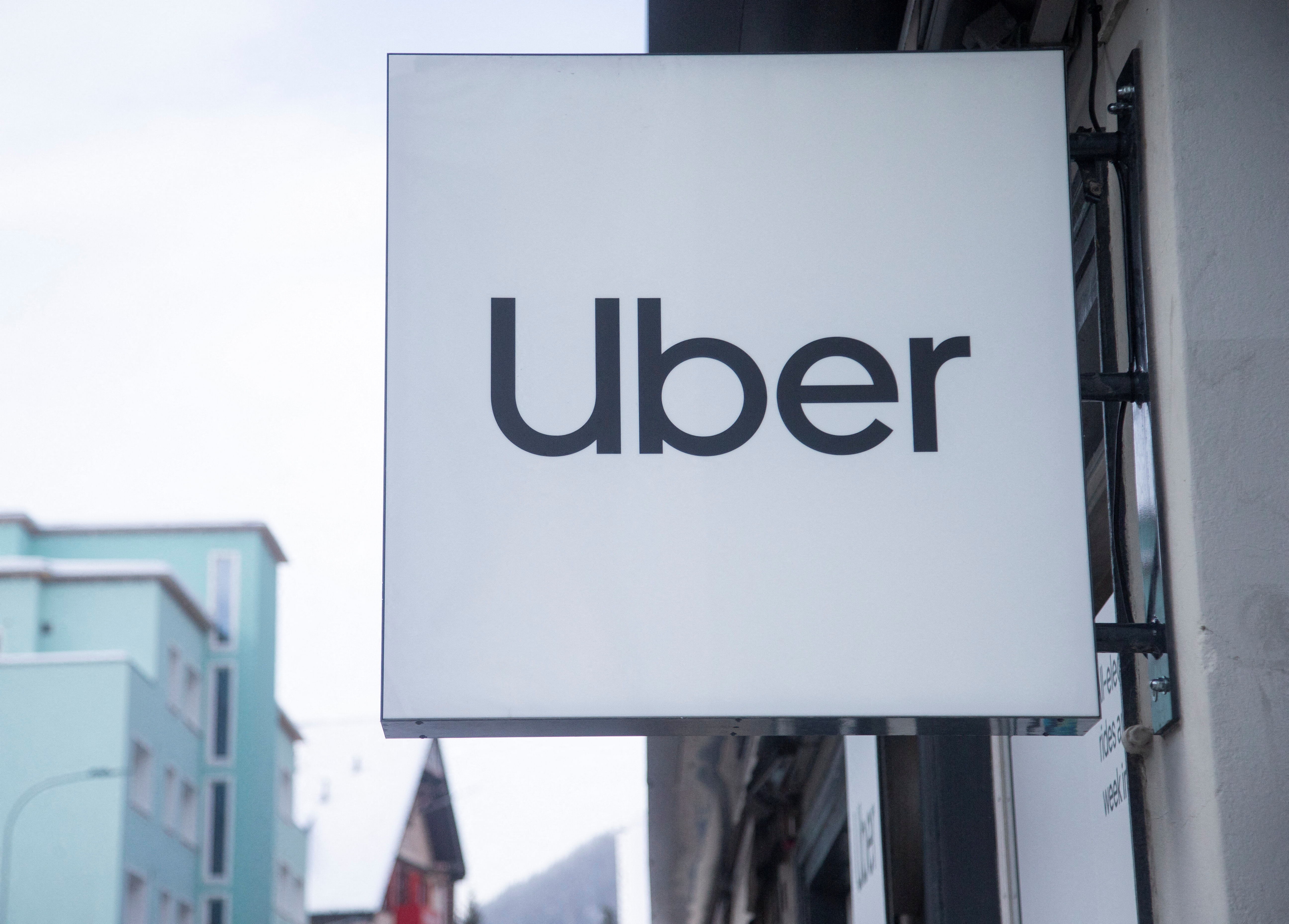 Uber perd encore du terrain sur son modèle « d'indépendance » des chauffeurs VTC