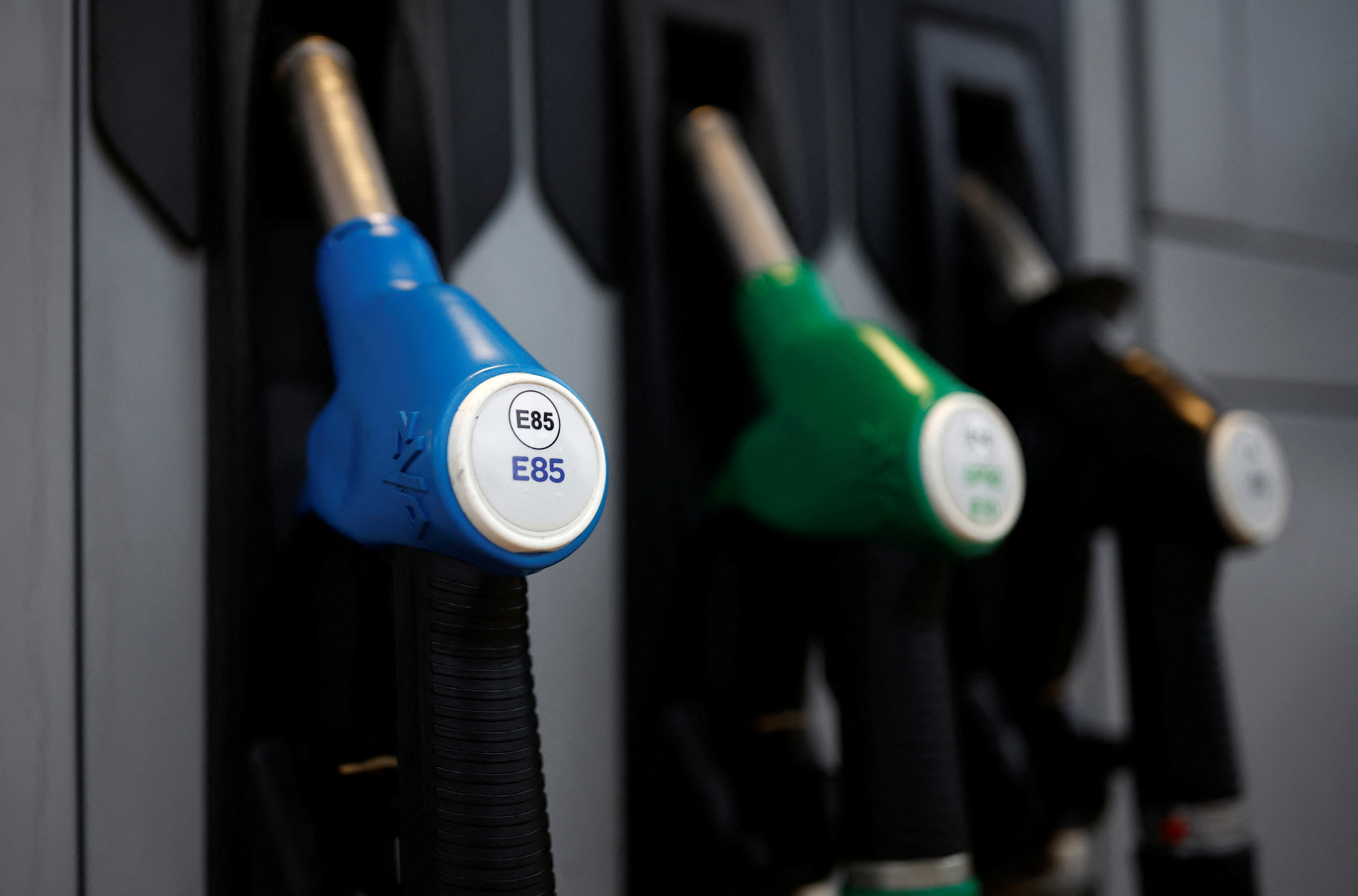 Carburant: la prime de 100 euros prolongée jusqu'à fin mars