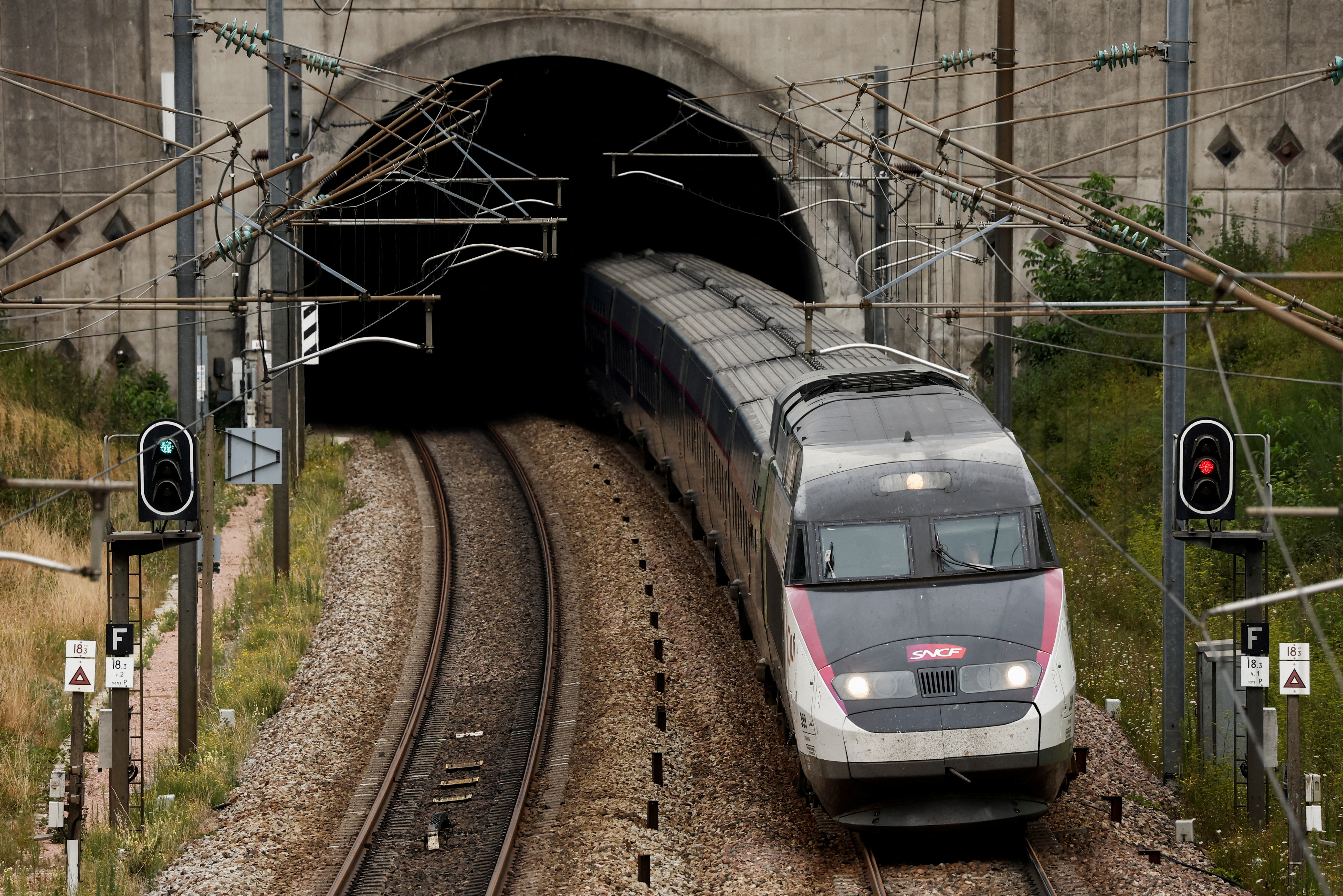 « Botox » : le plan de la SNCF pour prolonger la vie de ses TGV et préserver ses capacités