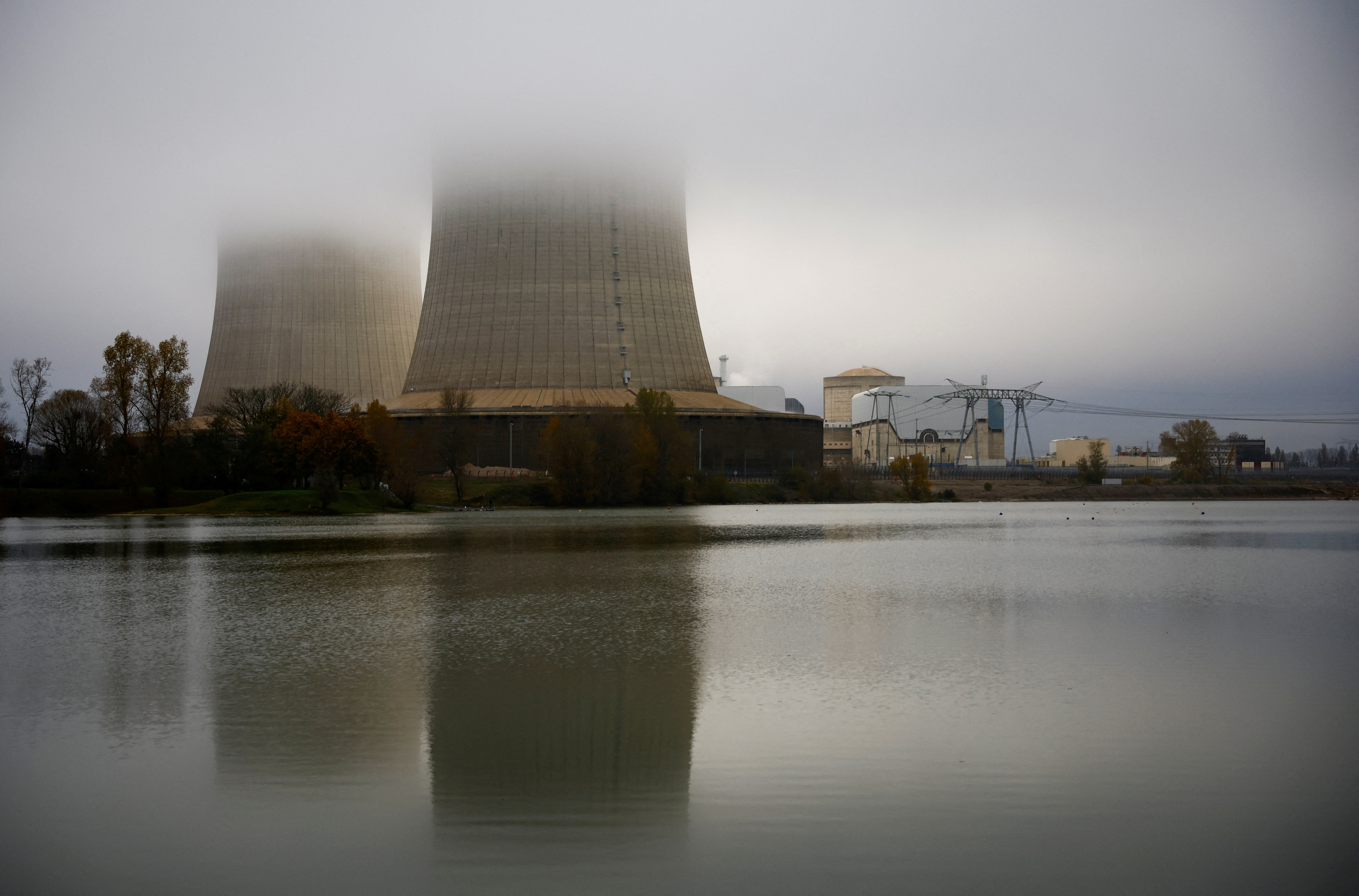 Nucléaire : malgré de nouvelles fissures sur des réacteurs, EDF maintient ses objectifs de production d'électricité
