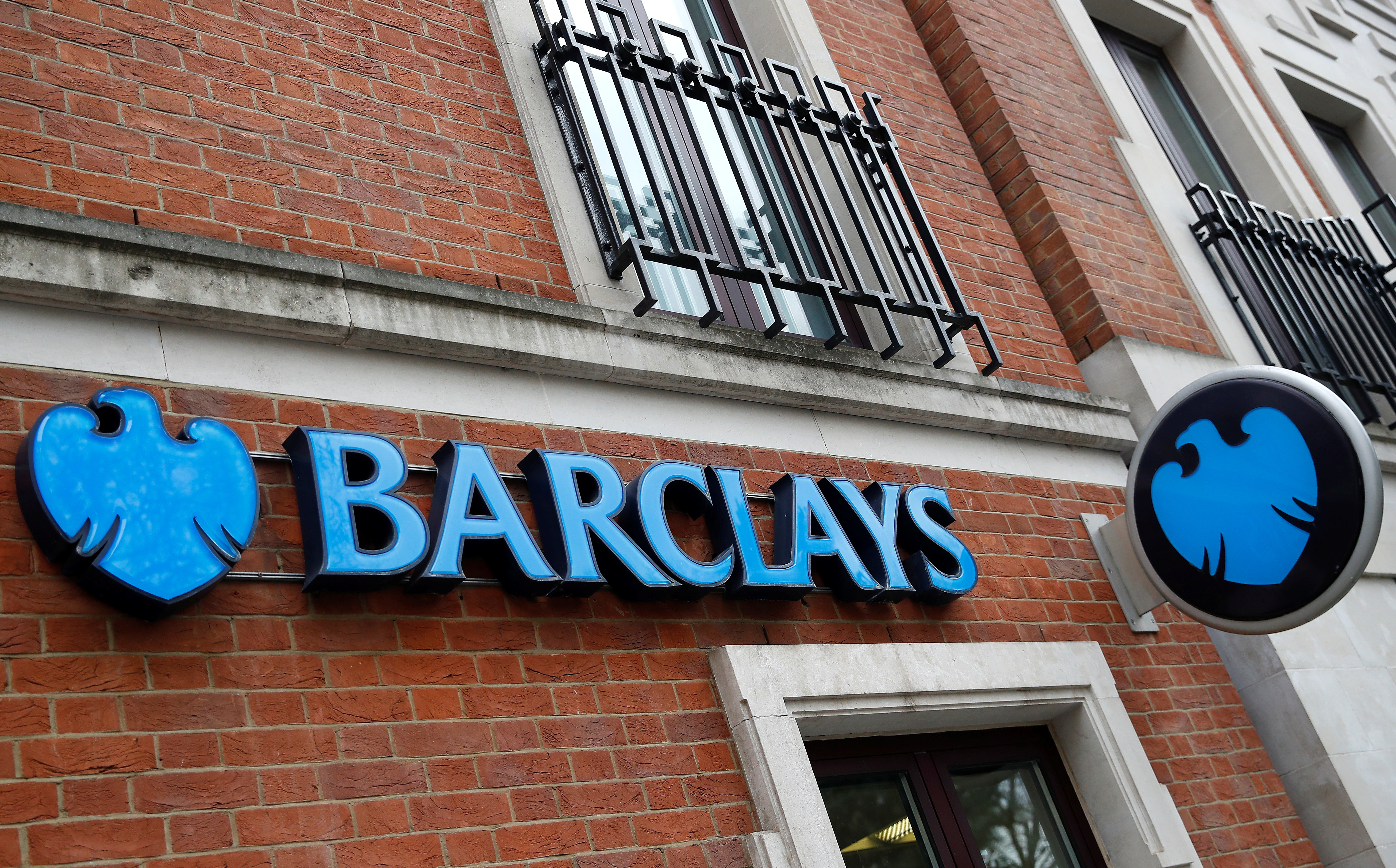 Barclays envisage de relocaliser son siège à Paris