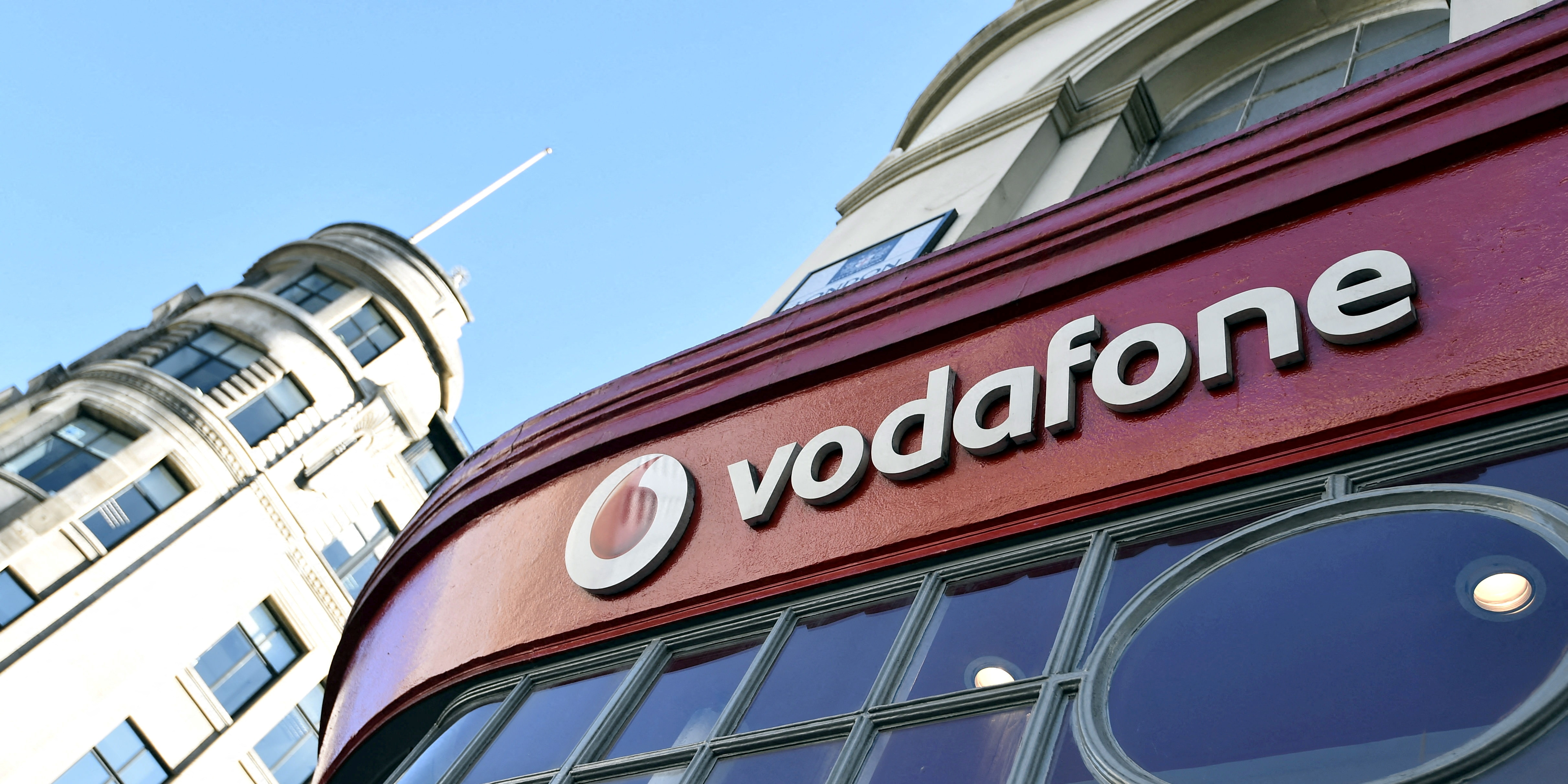 Vodafone broie du noir mais suscite de nombreuses convoitises