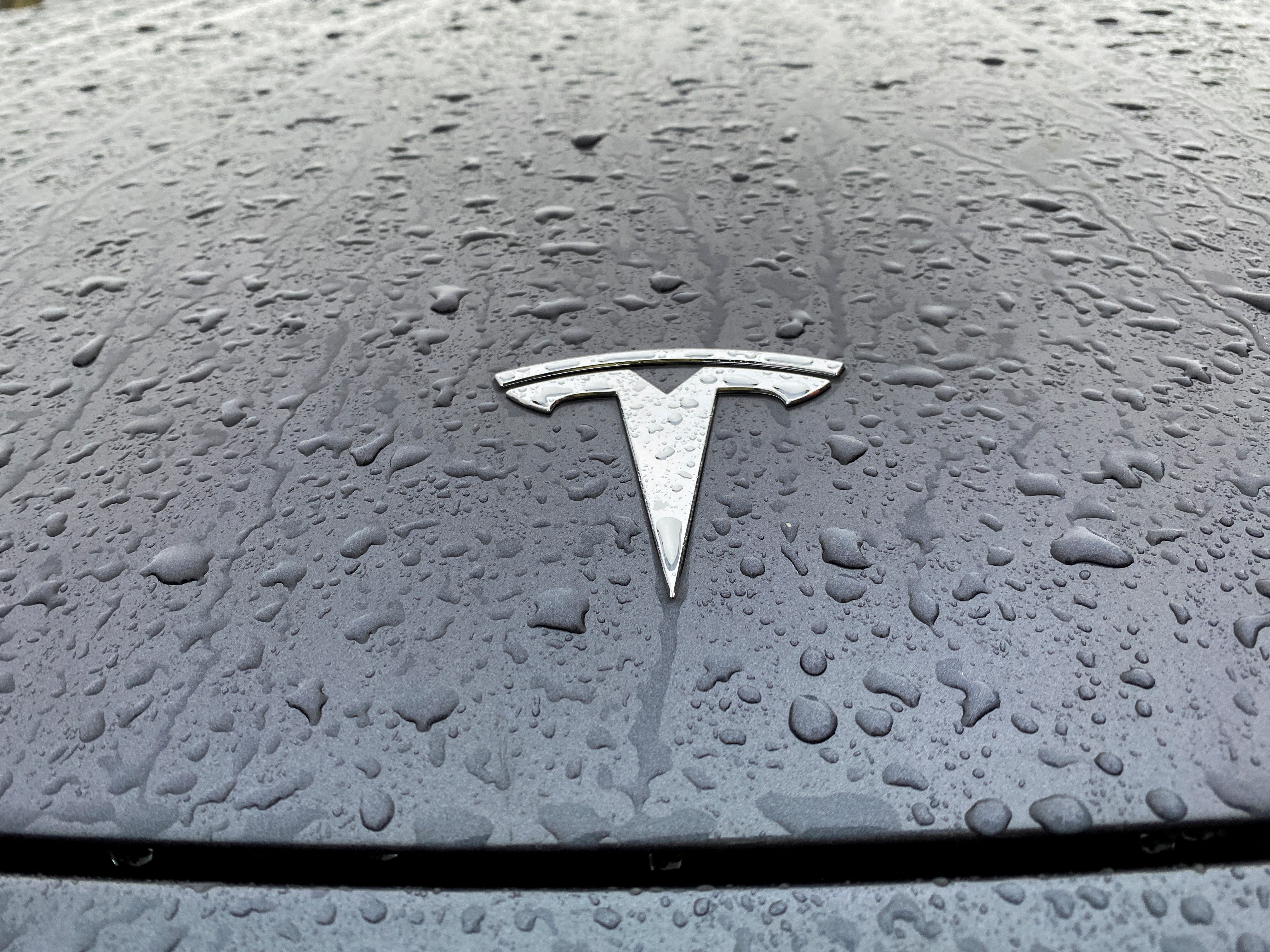 Voiture électrique : Tesla va ouvrir son réseau nord-américain de super-chargeurs à Ford