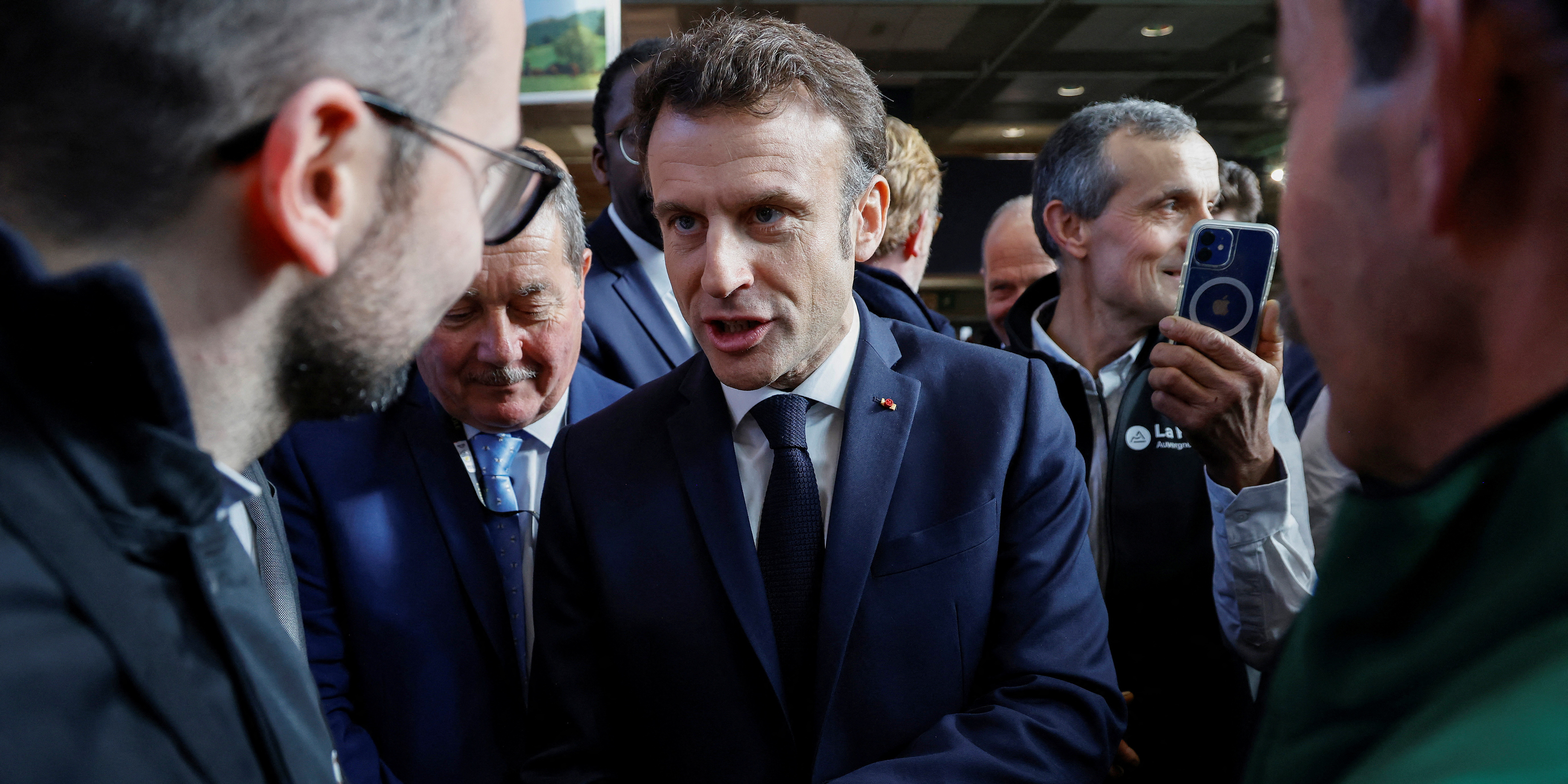 Que retenir du passage d'Emmanuel Macron au Salon de l'Agriculture ?