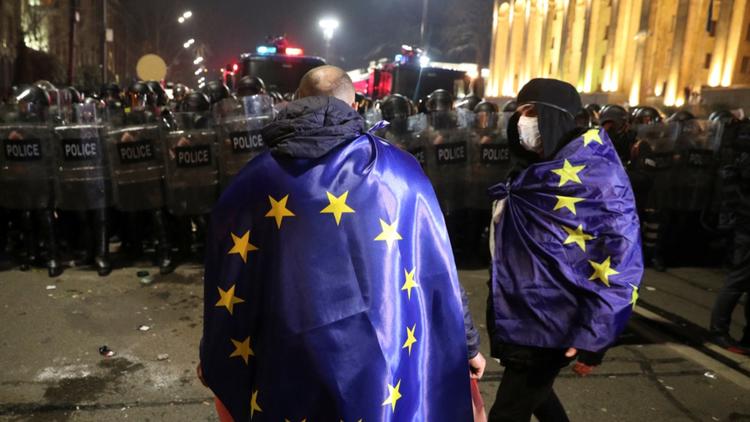 En Géorgie, la société civile empêche le pouvoir d'éloigner le pays de l'UE